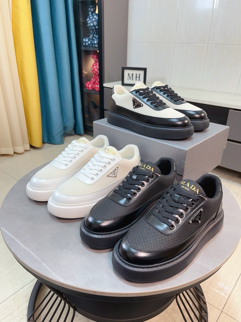 NO:829504,High-quality new Prada (Prada) counters are on the market simultaneously. New men's shoes and fabrics are selected from imported mesh with glue-spraying technology. Imported cowhide lining. High-end open-molded non-slip rubber outsole, exquisite lines, simple and elegant, comfortable and high-end for leisure travel. Size: 38 to 44,, prada, prada, cowhide19860909高品质新款prada(普拉达)专柜同步上市, 新款男鞋、面料精选进口面网配滴胶工艺.进口牛皮内里.高端开模防滑橡胶大底,精美线条、简约大气,上脚舒服上挡次、休闲旅游.码数:38一44,,prada,prada,cowhide,Men's shoes