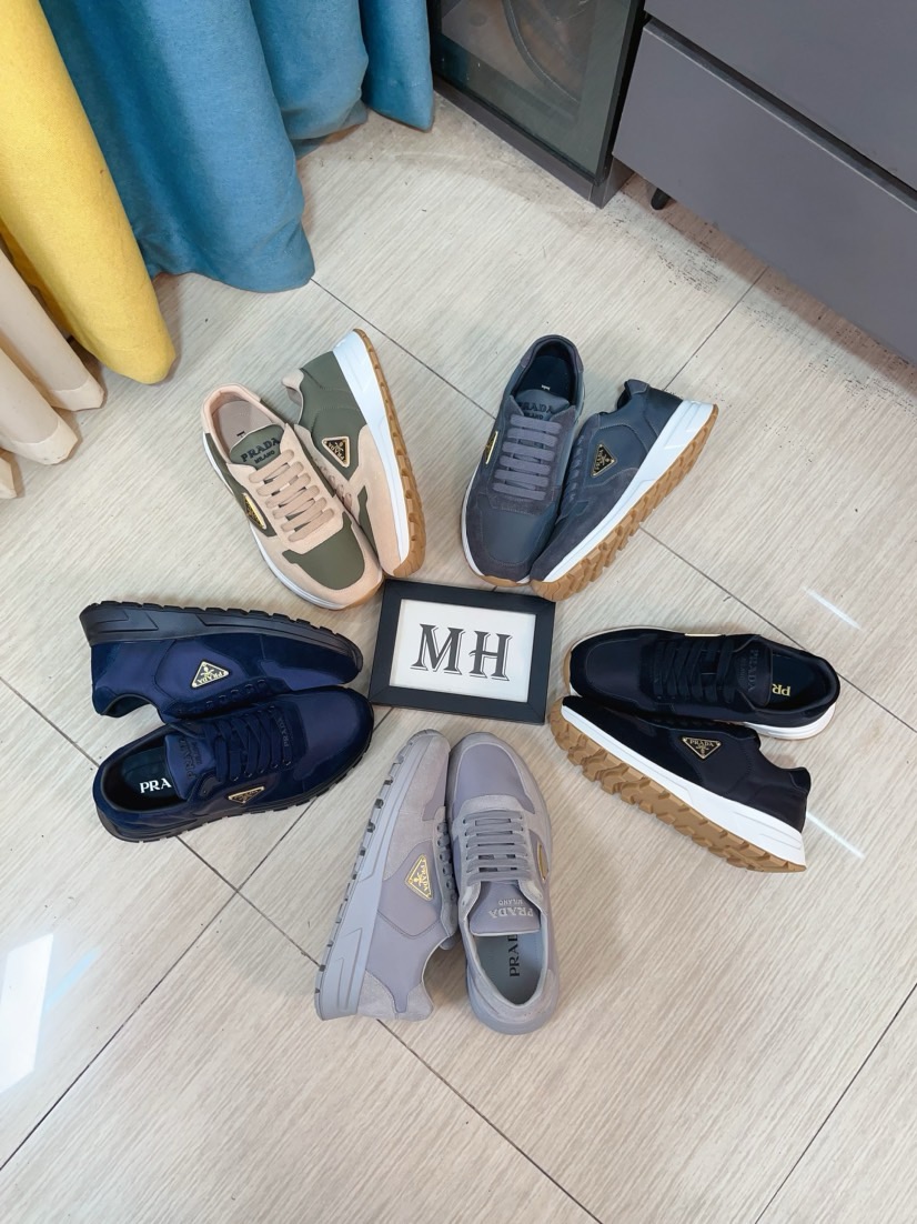 NO:830152,High-quality new Prada (Prada) counters are on the market simultaneously. New men's shoes and fabrics are selected from imported mesh with glue-spraying technology. Imported cowhide lining. High-end open-molded non-slip rubber outsole, exquisite lines, simple and elegant, comfortable and high-end for leisure travel. Size: 38 to 44,, prada, prada, cowhide19860909高品质新款prada(普拉达)专柜同步上市, 新款男鞋、面料精选进口面网配滴胶工艺.进口牛皮内里.高端开模防滑橡胶大底,精美线条、简约大气,上脚舒服上挡次、休闲旅游.码数:38一44,,prada,prada,cowhide,Men's shoes