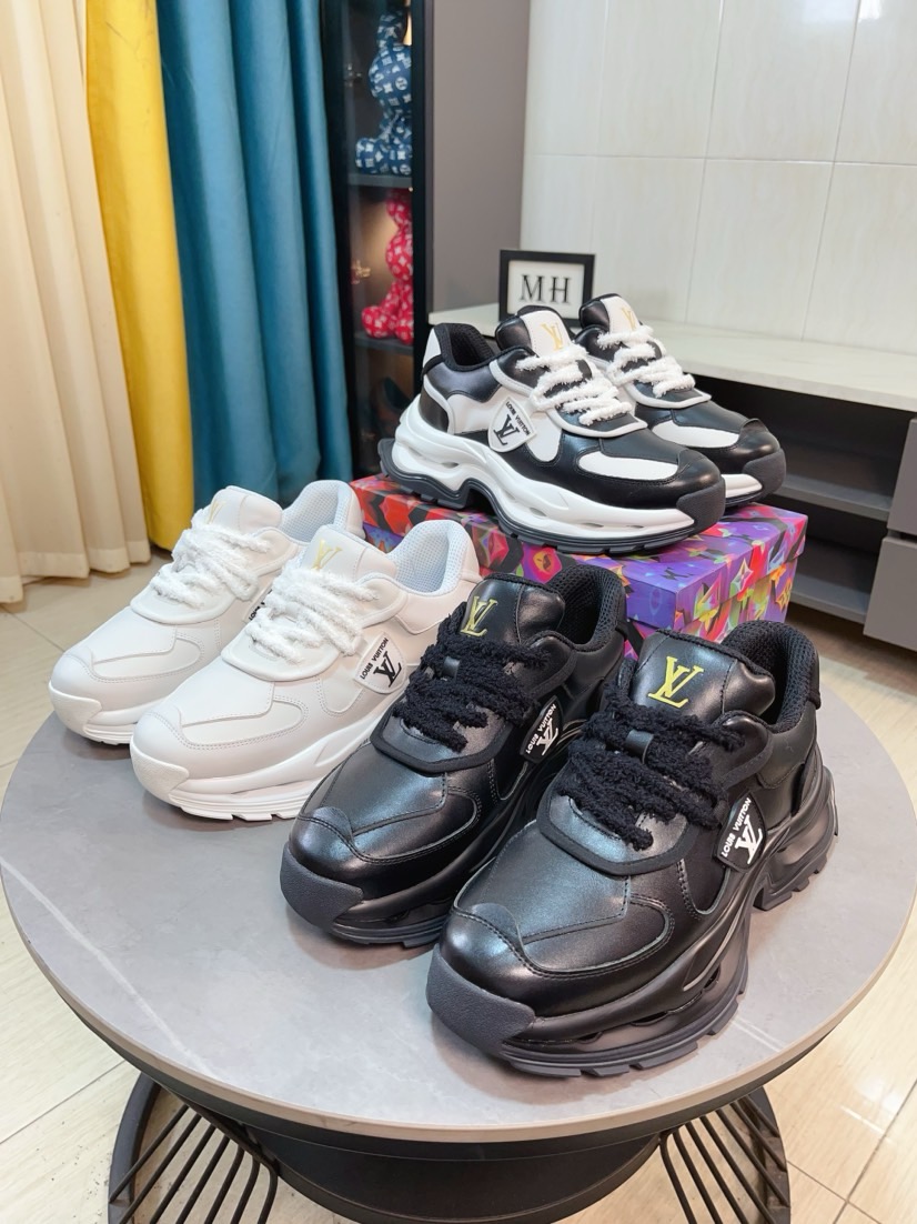NO:830860,LV styles are novel and fashionable, and the uppers are made of imported cowhide + LV special materials!  Super trendy design!  It’s eye-catching!  The leather is soft, delicate, shiny and translucent, showing the ultimate hand-made craftsmanship, and the mesh upper and feet are soft, comfortable and breathable!  Size39-44 (38 45 customized),,louis vuitton,cowhide19860909LV款式新颖时尚,鞋面采用进口牛皮+ LV专用材料！超潮设计！让人眼前一亮！皮质柔软细腻光泽透亮,彰显极致纯手工工艺,网里上脚柔软舒适透气！Size39-44（38 45定制）,,louis vuitton,cowhide,Men's shoes