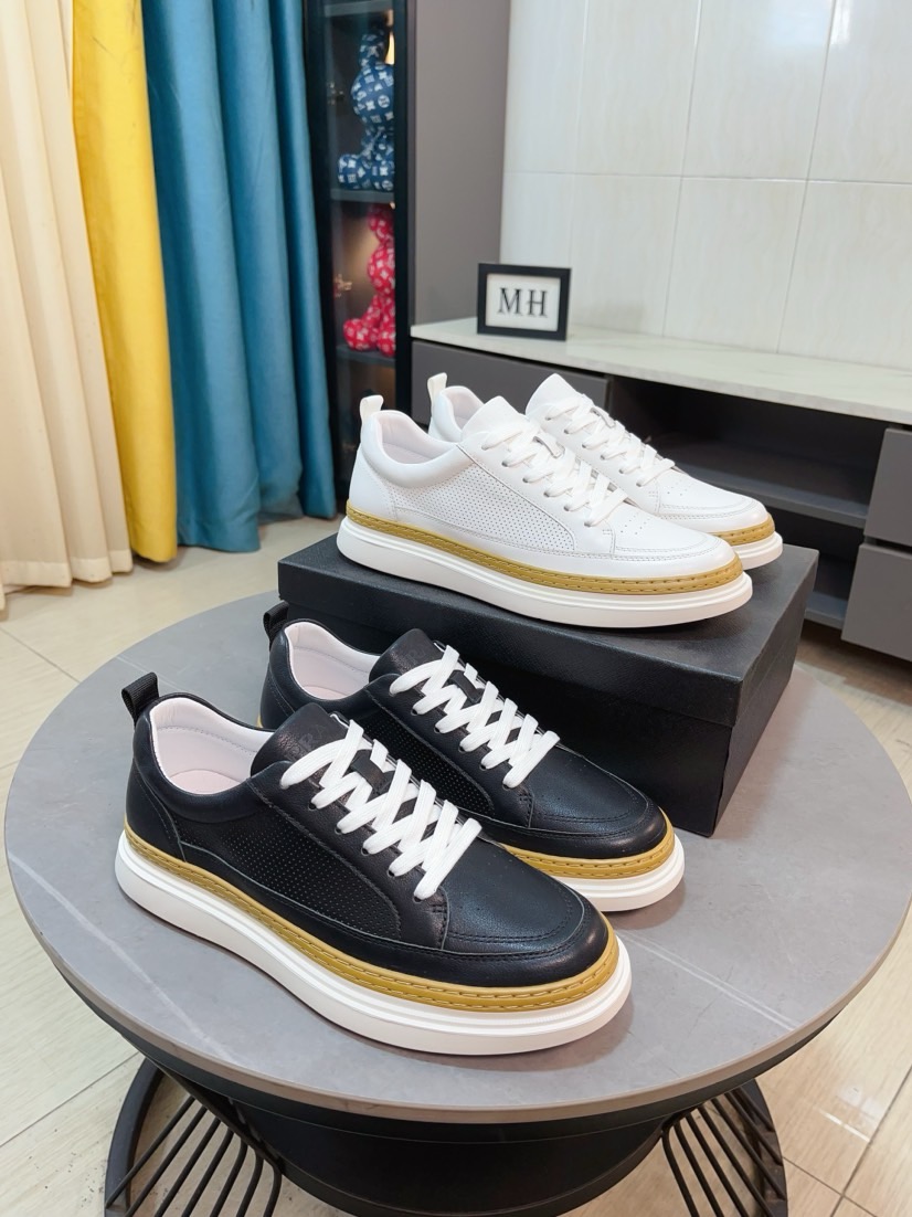 NO:831217,Prada's luxurious and fashionable high-end products. The perfect last shape and top-notch handcrafting make this shoe immediately create a strong aristocratic atmosphere. Imported first-layer cowhide with brogue carving craftsmanship, leather lining, French imported leather shoes special rubber combination outsole color, mysterious black, code number 38~44, prada, prada, cowhide19860909普拉达〈prada〉奢华时尚的高端产品完美的楦型加上顶级的手工制作,使得本款鞋子立马形成了一股浓郁的贵族气息.进口头层牛皮搭配布洛克雕花工艺真皮内里法国进口皮鞋专用橡胶组合大底颜色神秘黑码数38～44,,prada,prada,cowhide,Men's shoes