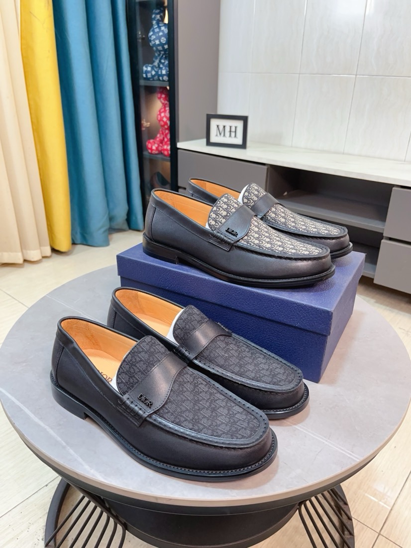 NO:832419,Water-dyed cowhide original quality Dior - Dior original purchase, high-end business leather shoes, the fabric is made of open-edge beaded cowhide imported from Italy, water-dyed cowhide/cowhide specially provided with original outsole, fine workmanship, real thing ^_^ Photographed size 38-44 (45 custom-made),, dior, dior, cowhide19860909水染牛里 原单品质Dior —.迪奥 原单代购、高端商务皮鞋、面料采用意大利进口开边珠牛皮料水染牛里/牛皮里特供原版大底、做工精细、实物^_^拍摄size38-44（45定做）,,dior,dior,cowhide,Men's shoes