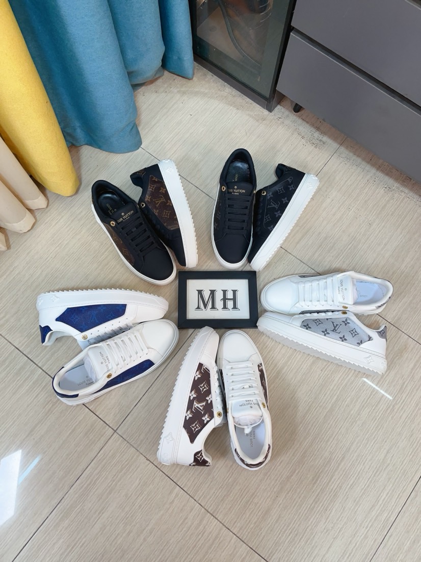 NO:832595,LV styles are novel and fashionable, and the uppers are made of imported cowhide + LV special materials!  Super trendy design!  It’s eye-catching!  The leather is soft, delicate, shiny and translucent, showing the ultimate hand-made craftsmanship, and the leather lining and upper foot are soft, comfortable and breathable!  Size38-44,,louis vuitton,cowhide19860909LV款式新颖时尚,鞋面采用进口牛皮+ LV专用材料！超潮设计！让人眼前一亮！皮质柔软细腻光泽透亮,彰显极致纯手工工艺,皮里上脚柔软舒适透气！Size38-44,,louis vuitton,cowhide,Men's shoes