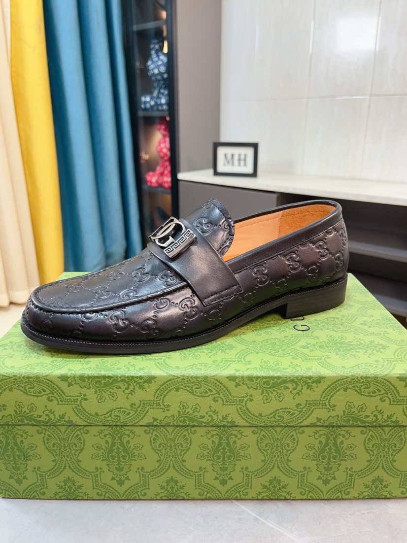 NO:833348,[GUCCI Gucci] The most popular classic Gucci leather shoes. The official website is synchronized, the upper is made of Italian first-layer cowhide leather lining, and the unique brand unique craftsmanship. It highlights the hot style of the new year. Don’t hesitate, don’t hesitate, you should hurry up and get it. Digital 38--44,, gucci, cowhide19860909【GUCCI 古奇】古奇皮鞋最火爆的经典之做.官网同步,鞋面采用意大利头层牛皮牛皮内里,独特品牌独特工艺.彰显了新一年度的爆款风格.别再犹豫,别再徘徊,您也赶紧入手吧.数码38--44,,gucci,cowhide,Men's shoes