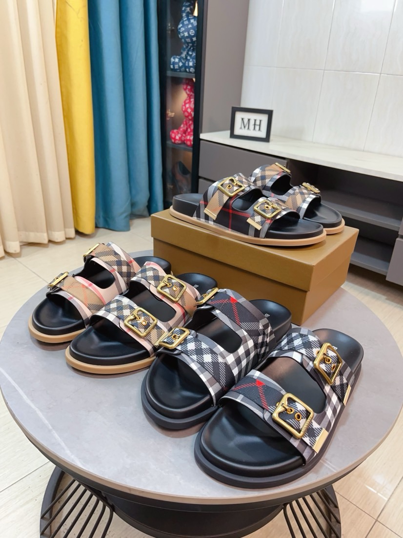 NO:898041,【Burberry】New Burberry slippers are launched with perfect workmanship!  Perfect shape, top quality, non-slip and wear-resistant, high-end rubber outsole, versatile and comfortable shoes, standard size 38-45, burberry, burberry, slippers19860909【Burberry】巴宝莉拖鞋新款上市完美做工！完美造型顶级品质防滑耐磨的高端橡胶大底百搭舒服鞋,标准尺码38-45,,burberry,burberry,slippers,Men's shoes