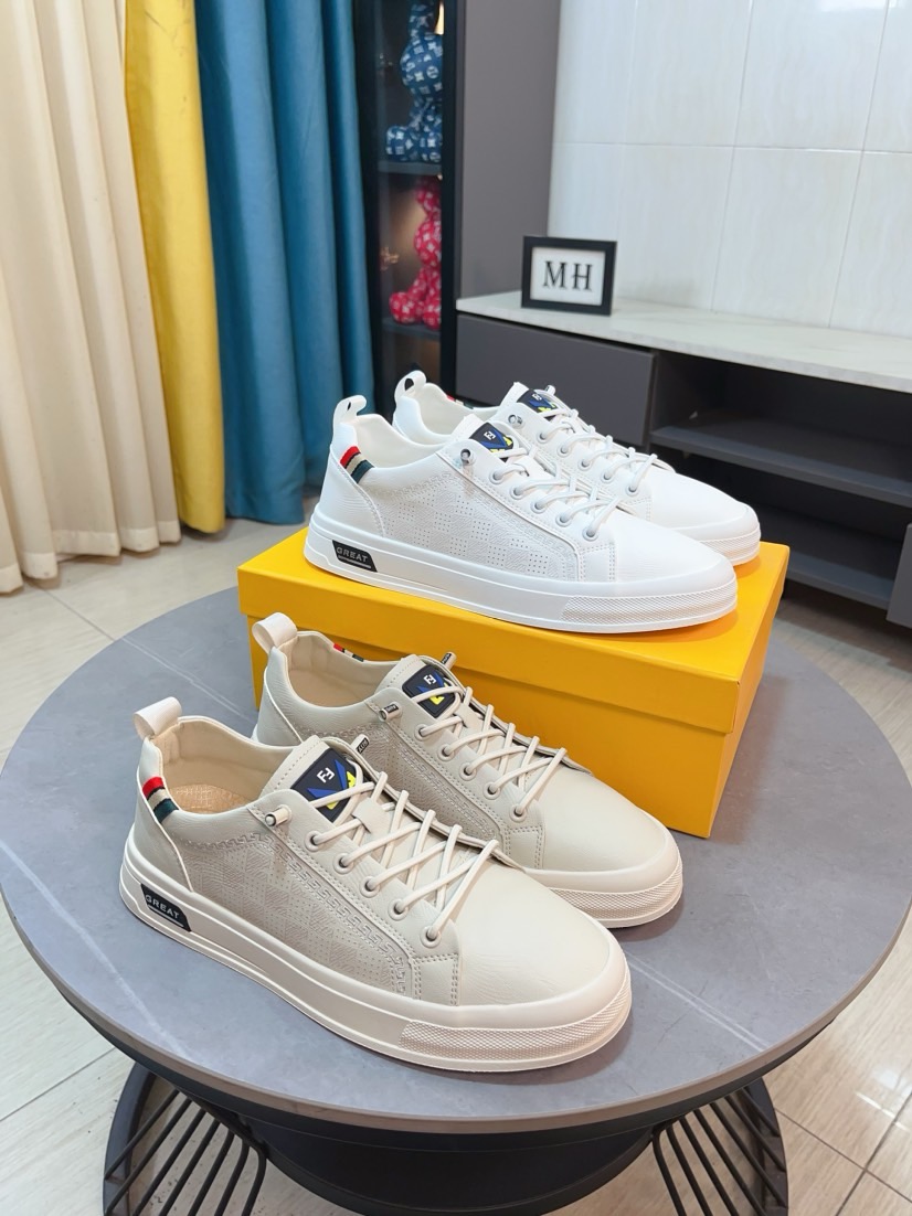 NO:853947,[FENDI] Fendi's classic and comfortable men's, this complex sneaker is made of soft calf leather lining and original ultra-light rubber material with a rough outsole. This unique light style is suitable for the casual and exquisite sensibility of this season. It is comfortable and natural on the feet. It is an everyday style for casual travel in autumn and winter!  38/44,,fendi,fendi,sneakers,cowhide19860909【FENDI】芬迪经典舒适男士,这款复杂的运动鞋是由柔软的小牛皮真皮内里原版超轻橡胶材质粗纹大底 这种独特的轻薄风格适合这个季节的随意而精致的感性,上脚舒适自然 秋冬休闲出行日常款！38/44,,fendi,fendi,sneakers,cowhide,Men's shoes