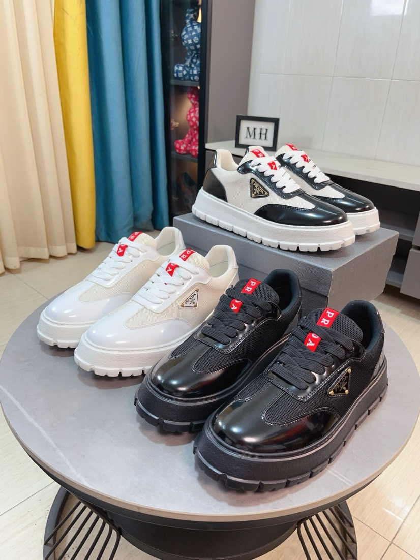NO:887553,High-quality new Prada (Prada) counters are on the market simultaneously. New men's shoes and fabrics are selected from imported mesh with glue-spraying technology. Imported cowhide lining. High-end open-molded non-slip rubber outsole, exquisite lines, simple and elegant, comfortable and high-end for leisure travel. Size: 38 to 44,, prada, prada, cowhide19860909高品质新款prada(普拉达)专柜同步上市, 新款男鞋、面料精选进口面网配滴胶工艺.进口牛皮内里.高端开模防滑橡胶大底,精美线条、简约大气,上脚舒服上挡次、休闲旅游.码数:38一44,,prada,prada,cowhide,Men's shoes