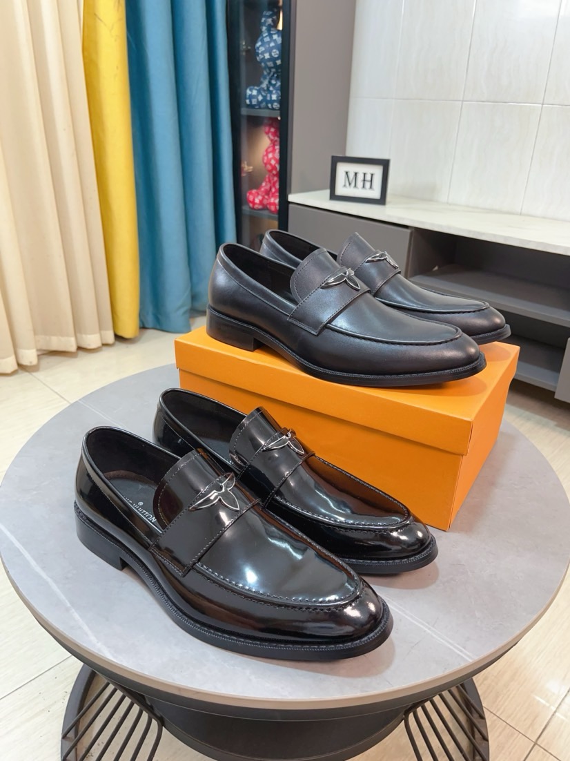 NO:888571,'Lv' The latest popular casual business leather shoes, the top brand [Seduce] Luxury~Purchasing agent, [Strong] The upper is made of imported open edge beads with printed original material and genuine leather lining () with fine workmanship. The original fashionable and stylish soft rubber wear-resistant and non-slip outsole is light and comfortable on the foot. The real thing looks better when photographed in person. 39-44, 38 45 46 can be customized, louis vuitton19860909《 Lv》 最新爆款休闲商务皮鞋,顶端品牌[勾引]奢侈～代购,[强]鞋面選用进口开边珠搭配印花原版材质真皮内里（）精细做工.原版个性时尚柔软橡膠耐磨防滑大底,上脚轻巧舒适,实物拍摄實物更好看,39-44,38 45 46可定做,,louis vuitton,Men's shoes