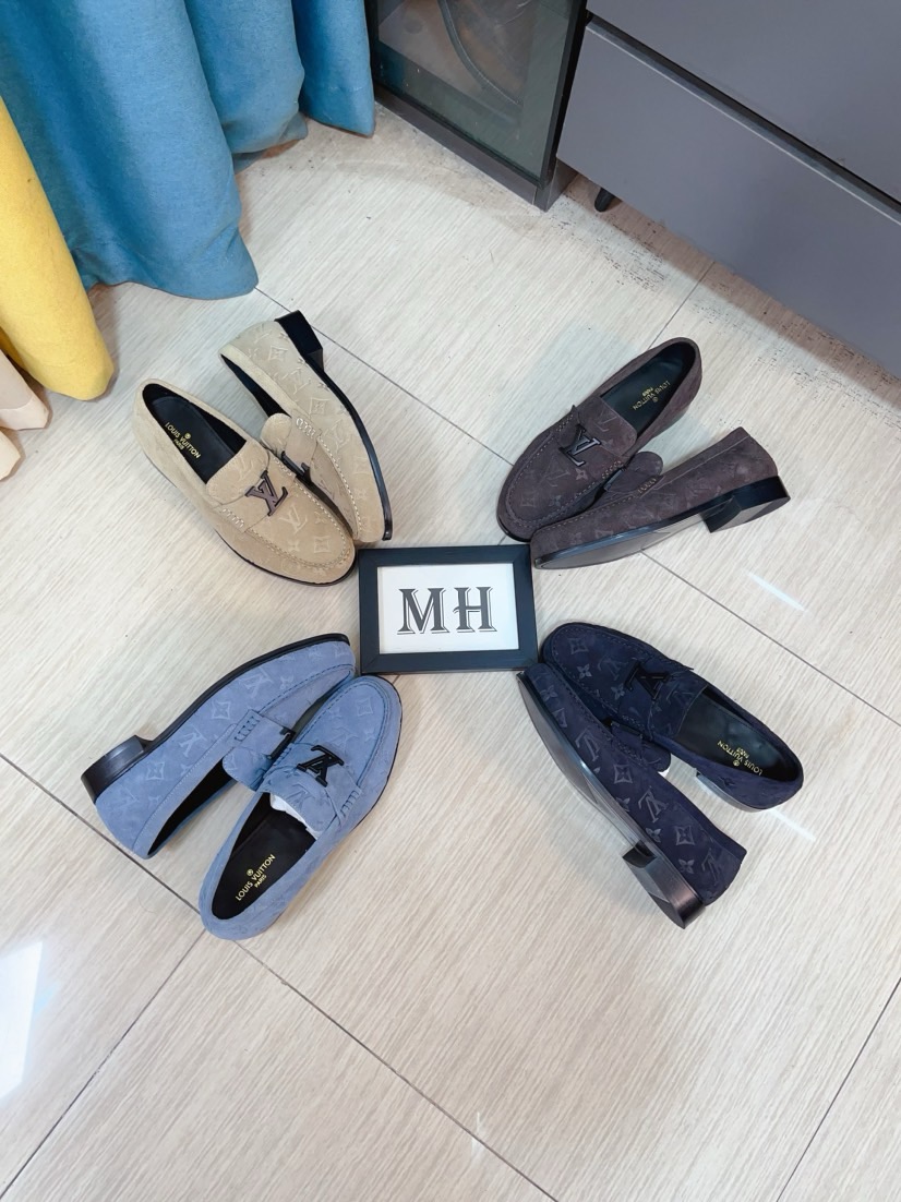 NO:898221,[LV Louis Vuitton] ~ New high-end original men's business casual leather shoes, made of original cowhide open edge bead fabric, comfortable and soft cowhide lining cowhide insole, original LOGO rubber non-slip outsole. Size 38-44, 45 customized,, louis vuitton, louis vuitton, cowhide19860909【LV路易威登】~ 新品高端原版男士商务休闲皮鞋,采用原版牛皮开边珠面料舒适柔软牛皮内里牛皮鞋垫,原版LOGO橡胶防滑大底.码数38-44,45定做,,louis vuitton,louis vuitton,cowhide,Men's shoes
