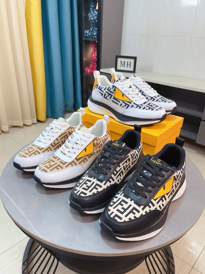NO:930348,[fendi] Fendi is classic and comfortable for men. This complex sneaker is made of soft calfskin leather lining and original ultra-light rubber material with a rough outsole. This unique light style is suitable for the casual and exquisite sensibility of this season. It is comfortable and natural on the feet. It is an everyday style for casual travel in autumn and winter!  38/44,,fendi,fendi,sneakers,cowhide19860909【fendi】芬迪经典舒适男士,这款复杂的运动鞋是由柔软的小牛皮真皮内里原版超轻橡胶材质粗纹大底 这种独特的轻薄风格适合这个季节的随意而精致的感性,上脚舒适自然 秋冬休闲出行日常款！38/44,,fendi,fendi,sneakers,cowhide,Men's shoes