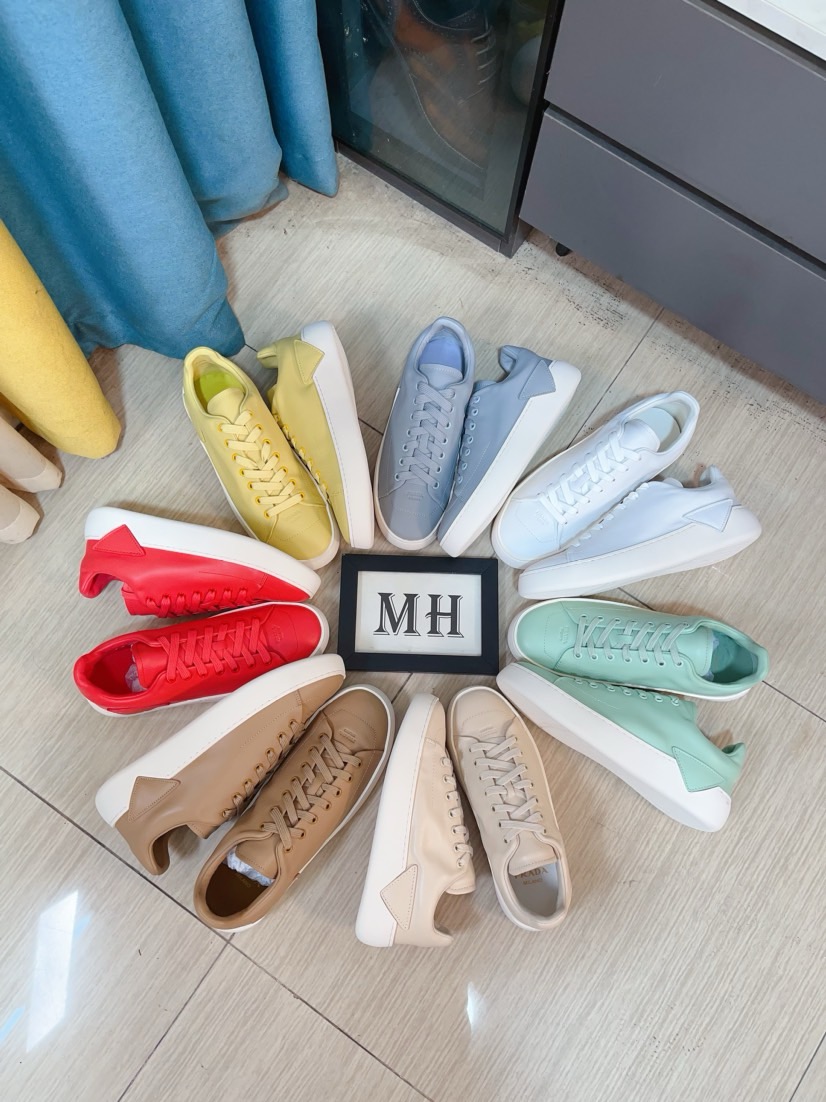 NO:956496,PRADA has launched a new explosive model for couples, the original version is developed at 1:1, the soft and wrinkled feeling is really good. The fabric is high-end soft cowhide, and the lining is high-end soft sheepskin. Couple model 35-44,, prada, prada, cowhide, sheepskin19860909PRADA普拉达家情侣款爆炸款上新啦,原版1:1开发,柔柔皱皱的感觉真好.面料高档柔软牛皮,内里高档柔软羊皮,情侣款35-44,,prada,prada,cowhide,sheepskin,Men's shoes