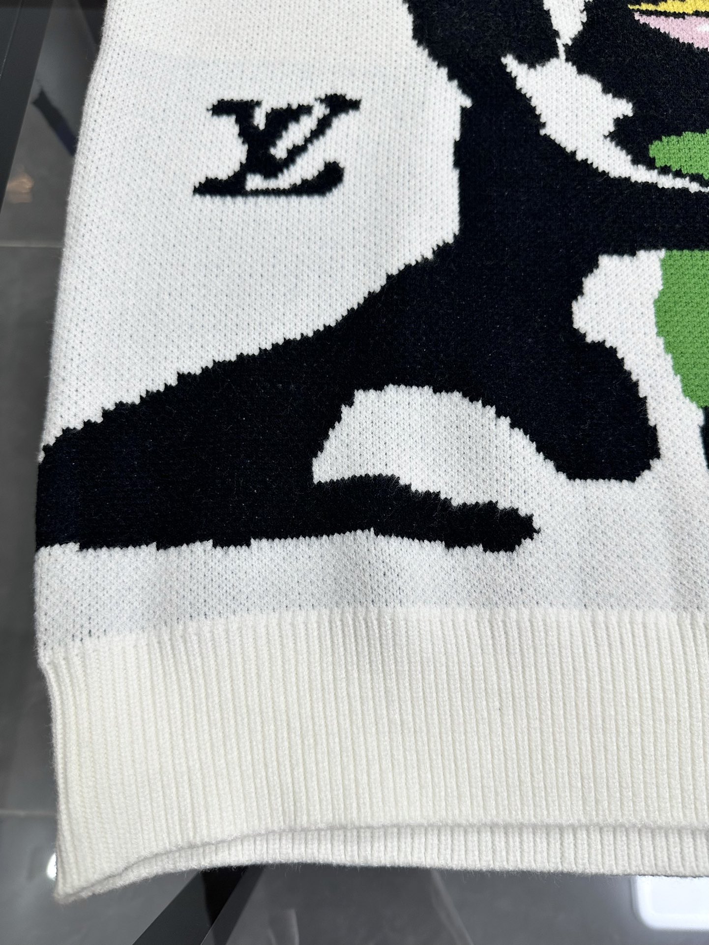 Louis Vuitton White Sweater with Os-Crop Design – DW Section R024 - 图片 8