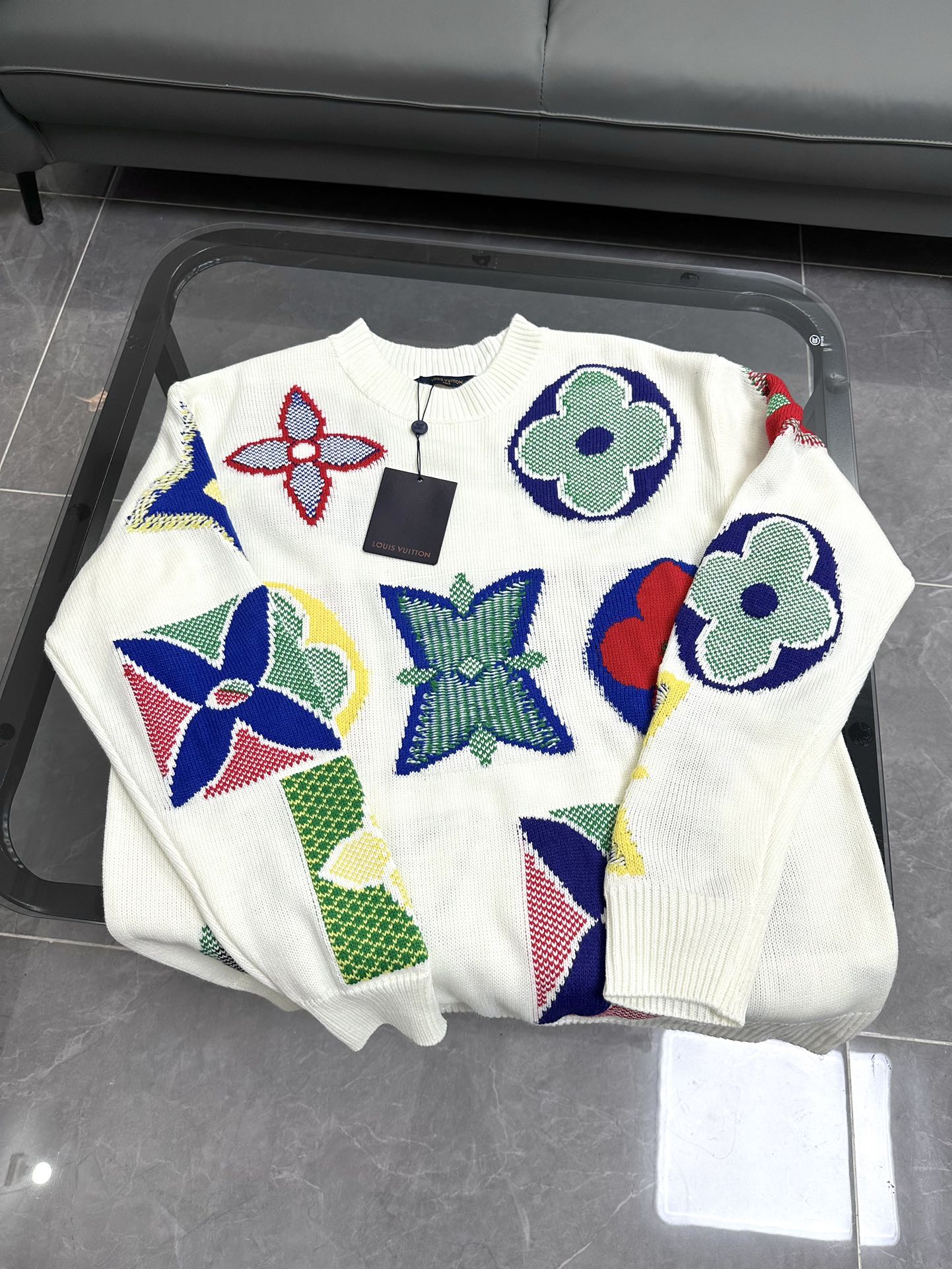 Louis Vuitton Classic Three-Flower Sweater in White, Sizes S-XL - 图片 5