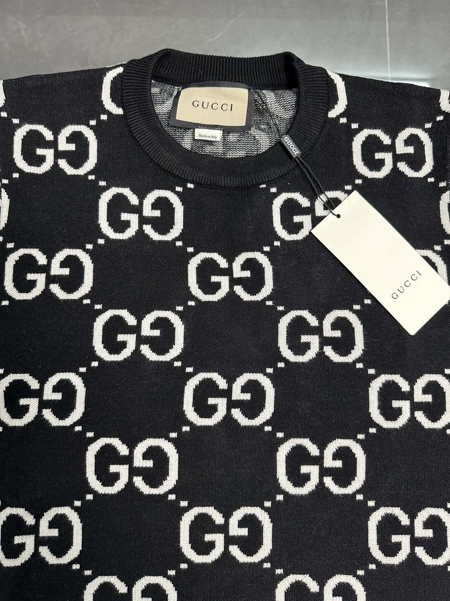 Gucci Groo-Connected Knit Sweater with Soft Silk and Beautiful Details - 图片 7