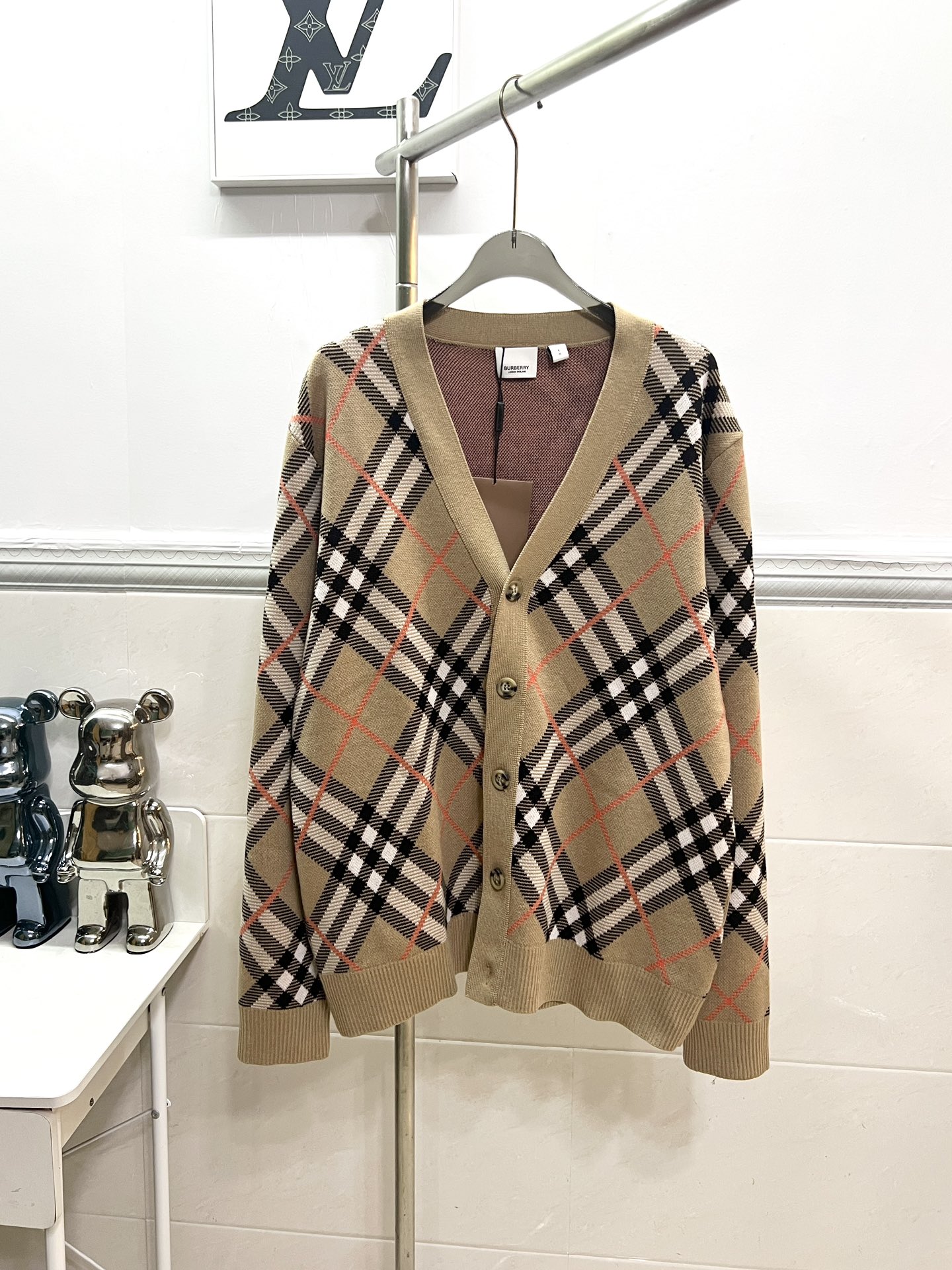 Bbr-Bali’s Classic Knitted V-Collar Hair Jacket in Various Sizes - 图片 1