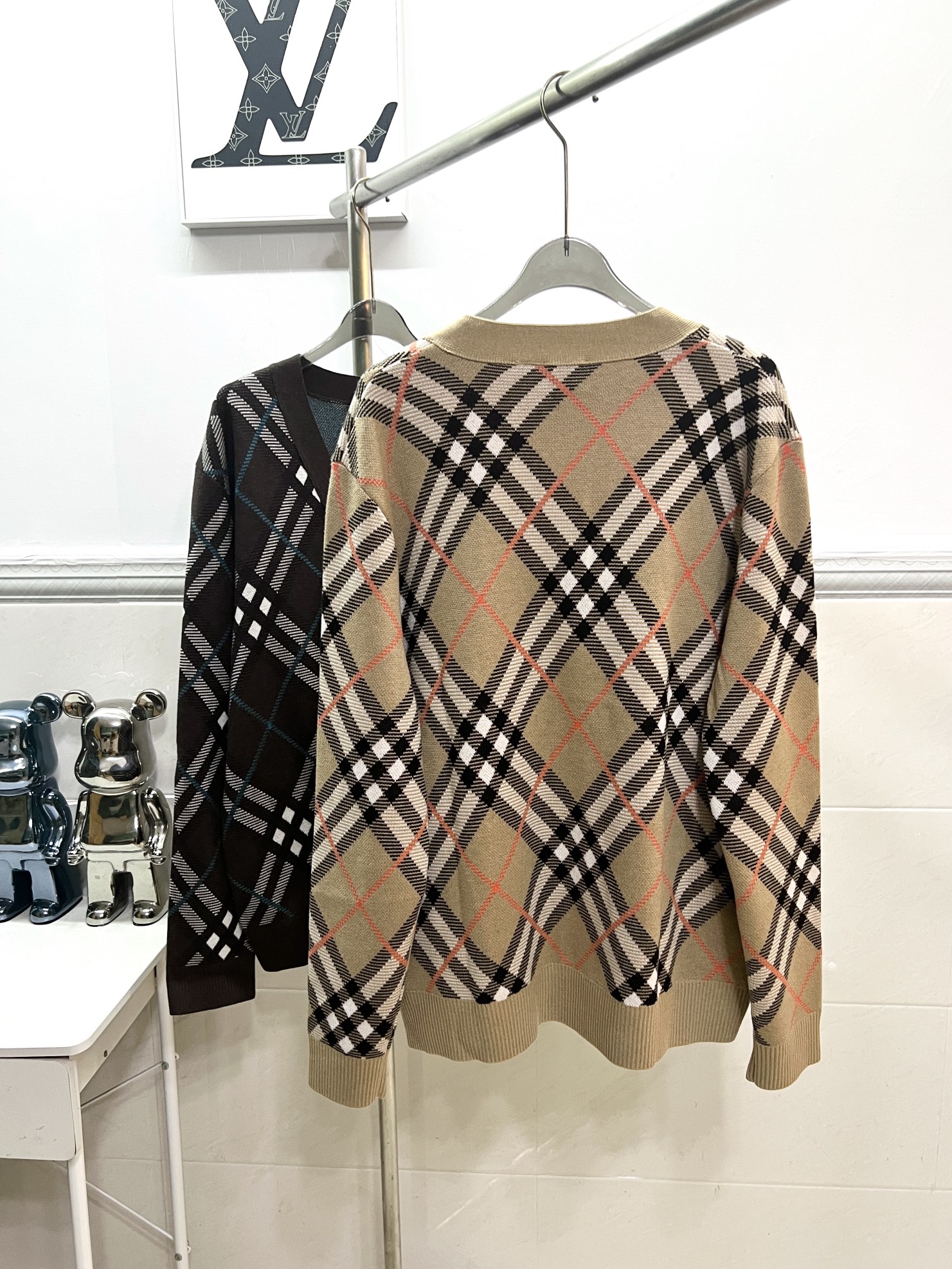 Bbr-Bali’s Classic Knitted V-Collar Hair Jacket in Various Sizes - 图片 2
