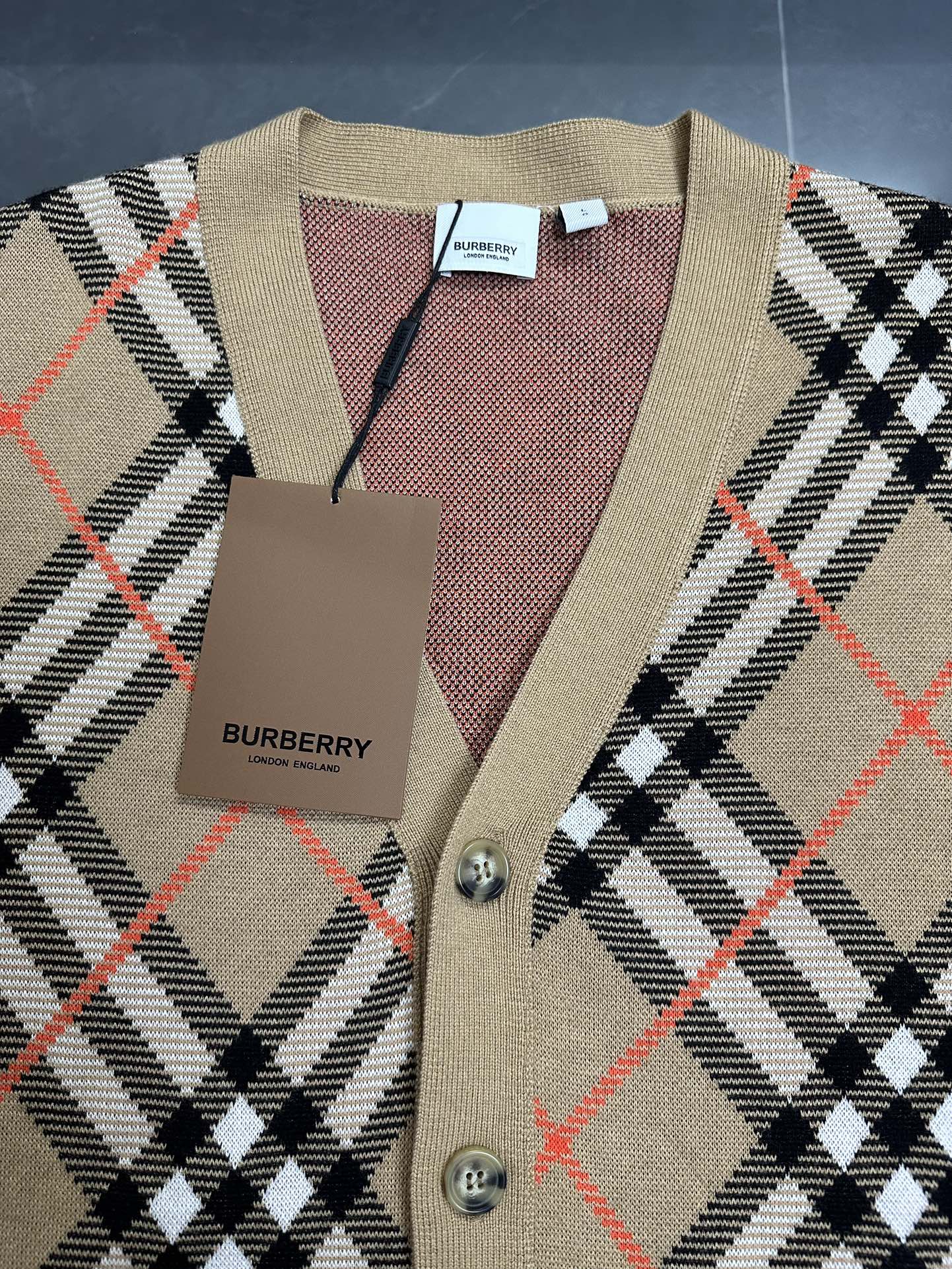 Bbr-Bali’s Classic Knitted V-Collar Hair Jacket in Various Sizes - 图片 5