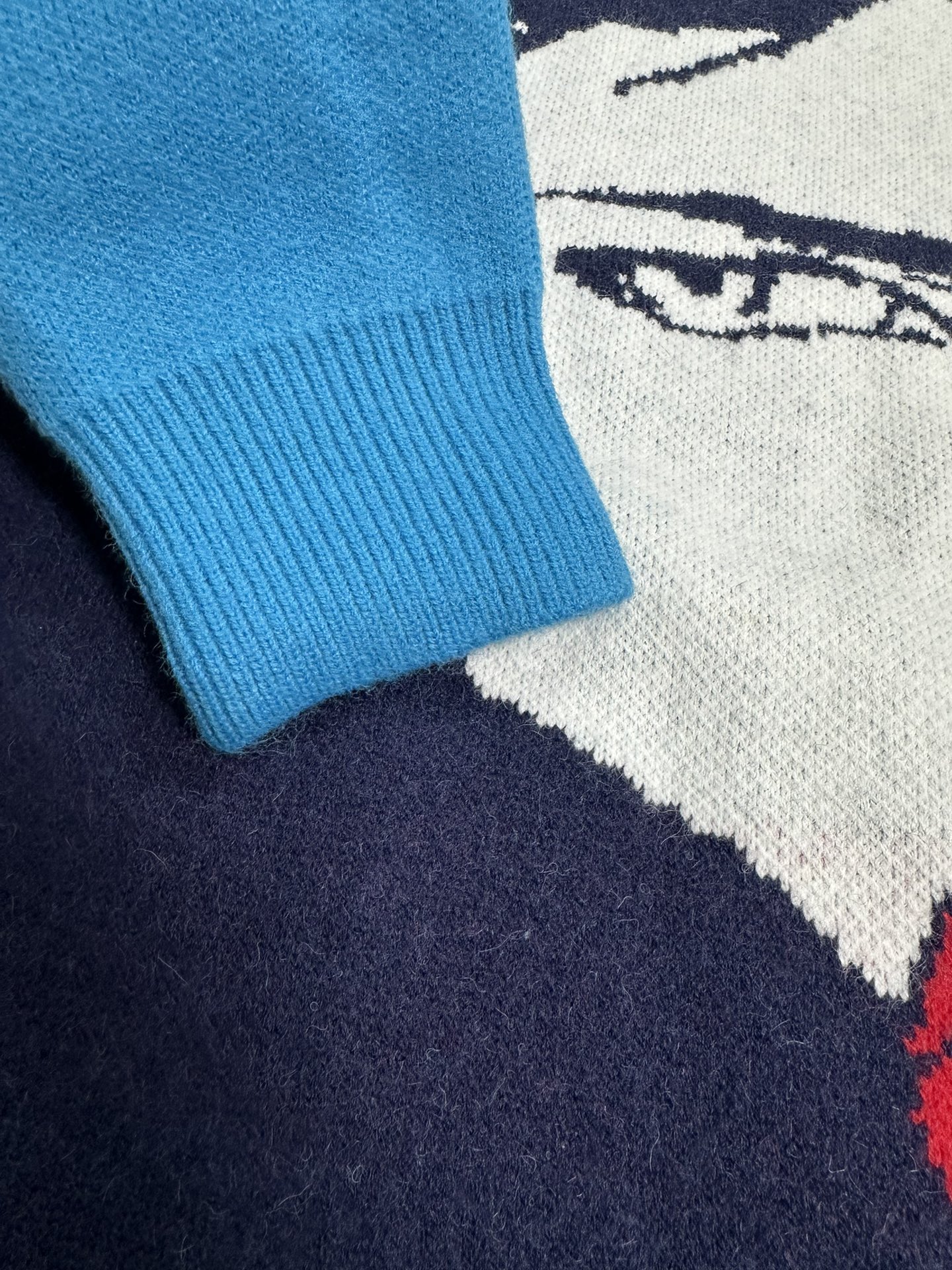 Gucci Gucchi Blue Sweater with Os Shearing Design in Loose Style. - 图片 8