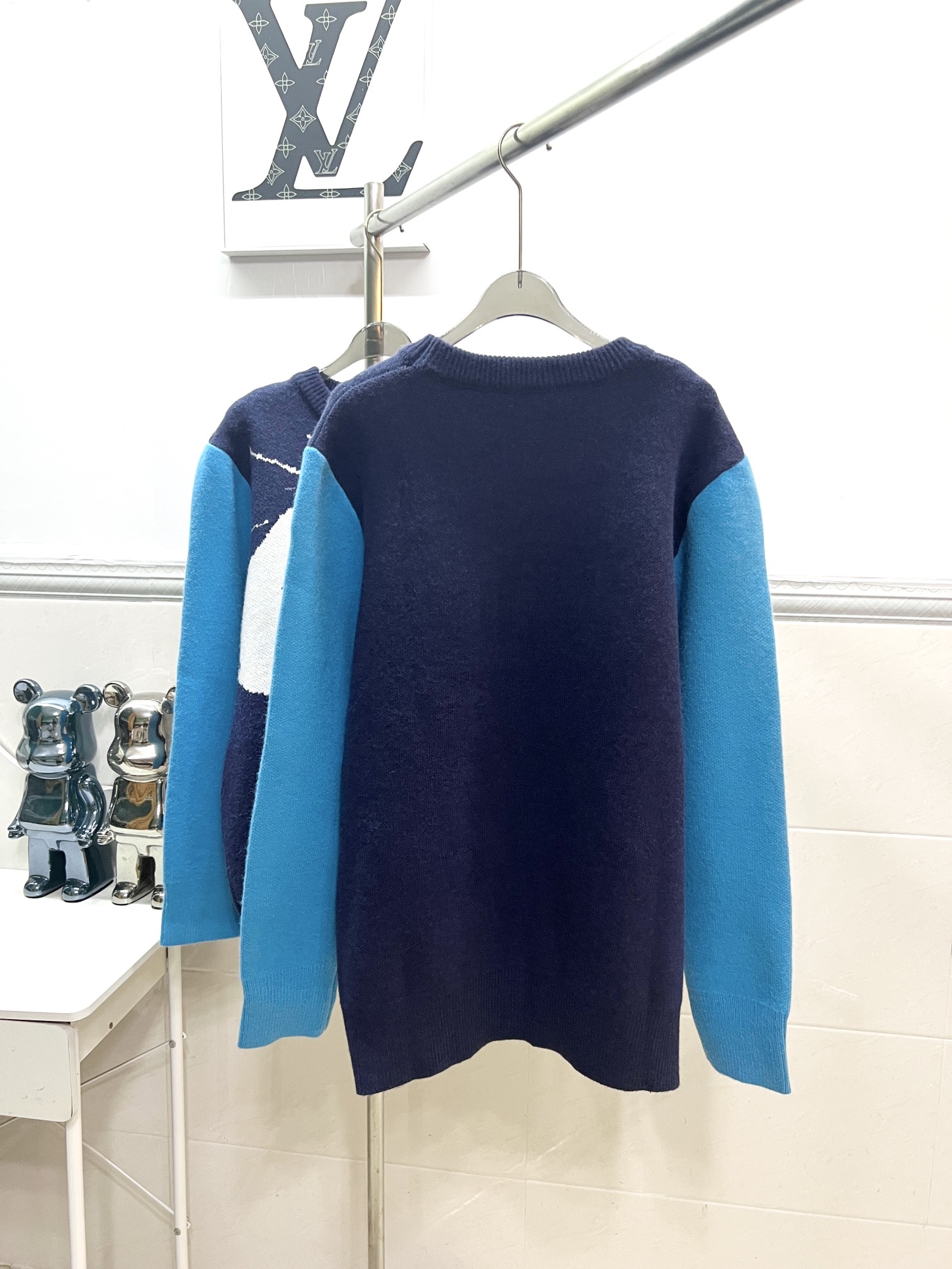 Gucci Gucchi Blue Sweater with Os Shearing Design in Loose Style. - 图片 4
