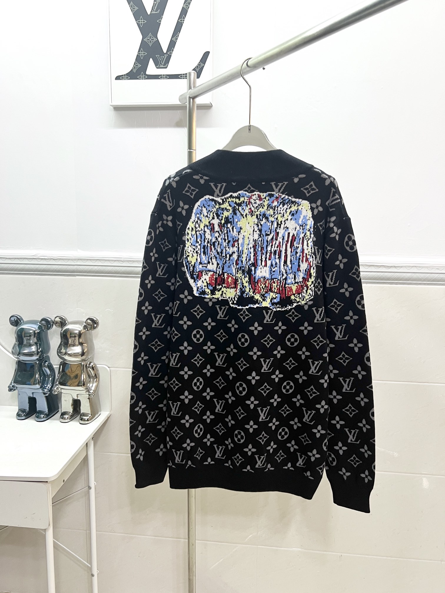 Louis Vuitton Knitted Jacket with Flower-Laying Technique in Black, Size S-XL - 图片 2