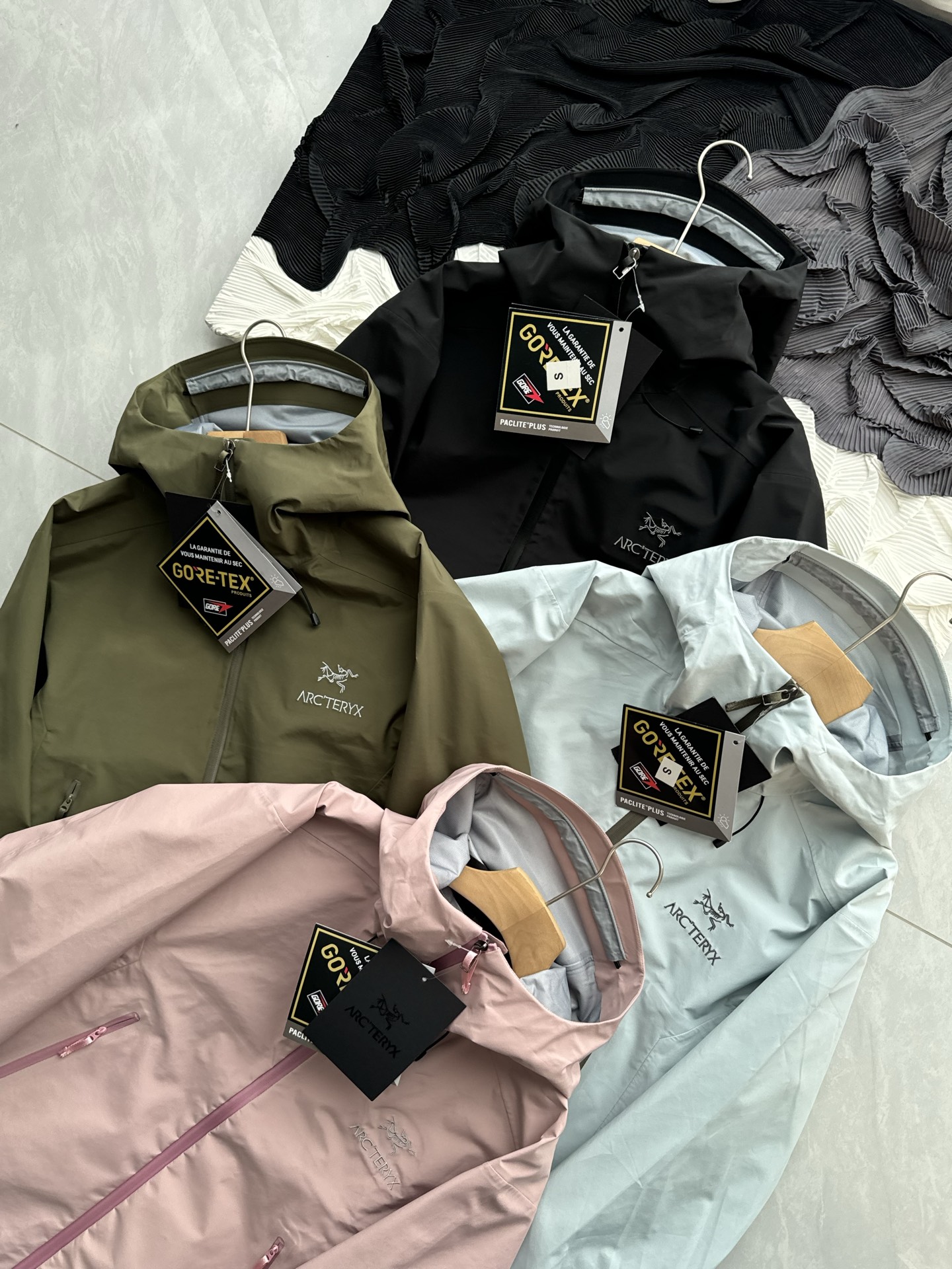 Arc'teryx Beta LT Gore-Tex Pro Jacket - Lightweight & Versatile for Urban & Outdoor 3 i1741682435782 1781 0 1