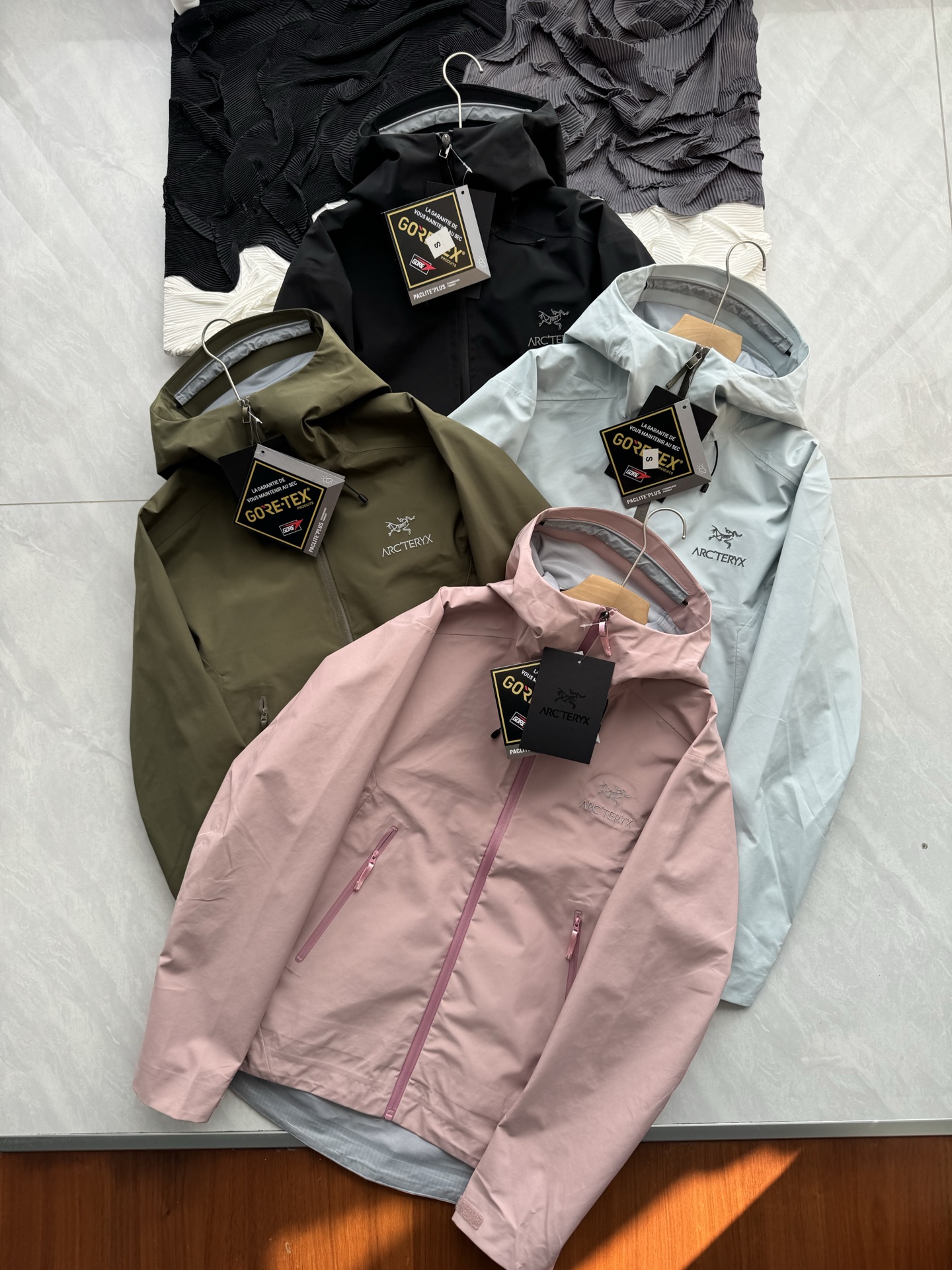 Arc'teryx Beta LT Gore-Tex Pro Jacket - Lightweight & Versatile for Urban & Outdoor 2 i1741682435782 8678 0 0