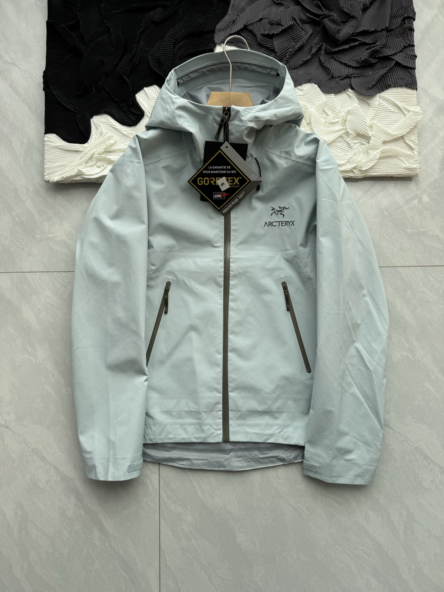 Arc'teryx Beta LT Gore-Tex Pro Jacket - Lightweight & Versatile for Urban & Outdoor 8 i1741682450819 2633 0 6