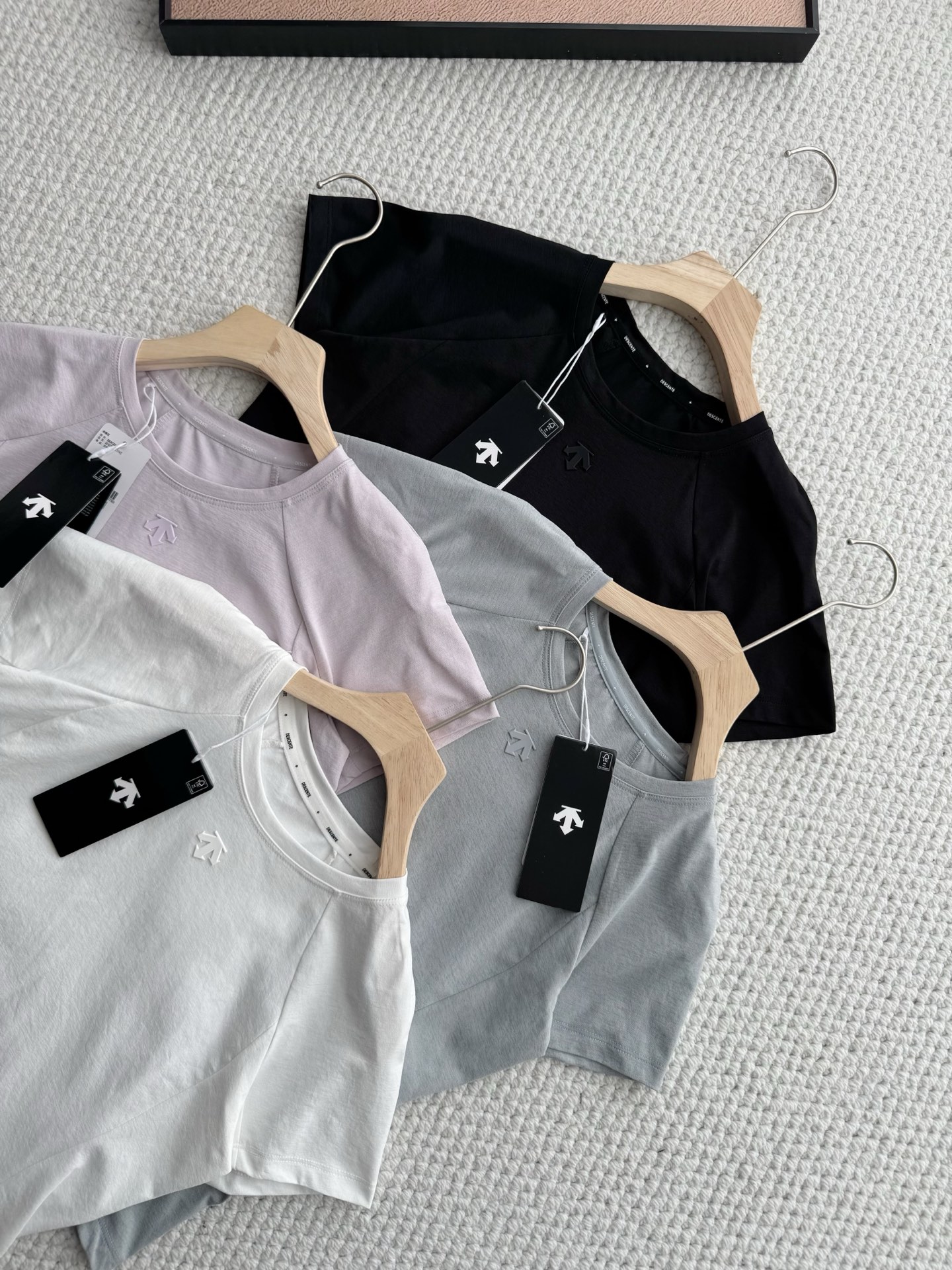 Alternative view of T-Shirt 07147
