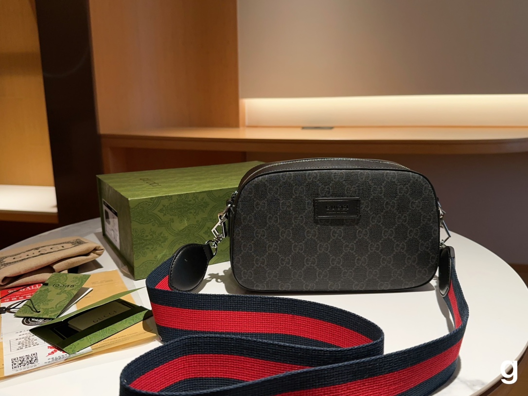 Gucci Ophidia De gros
 Sacs Caméra Noir Monogram Eclipse