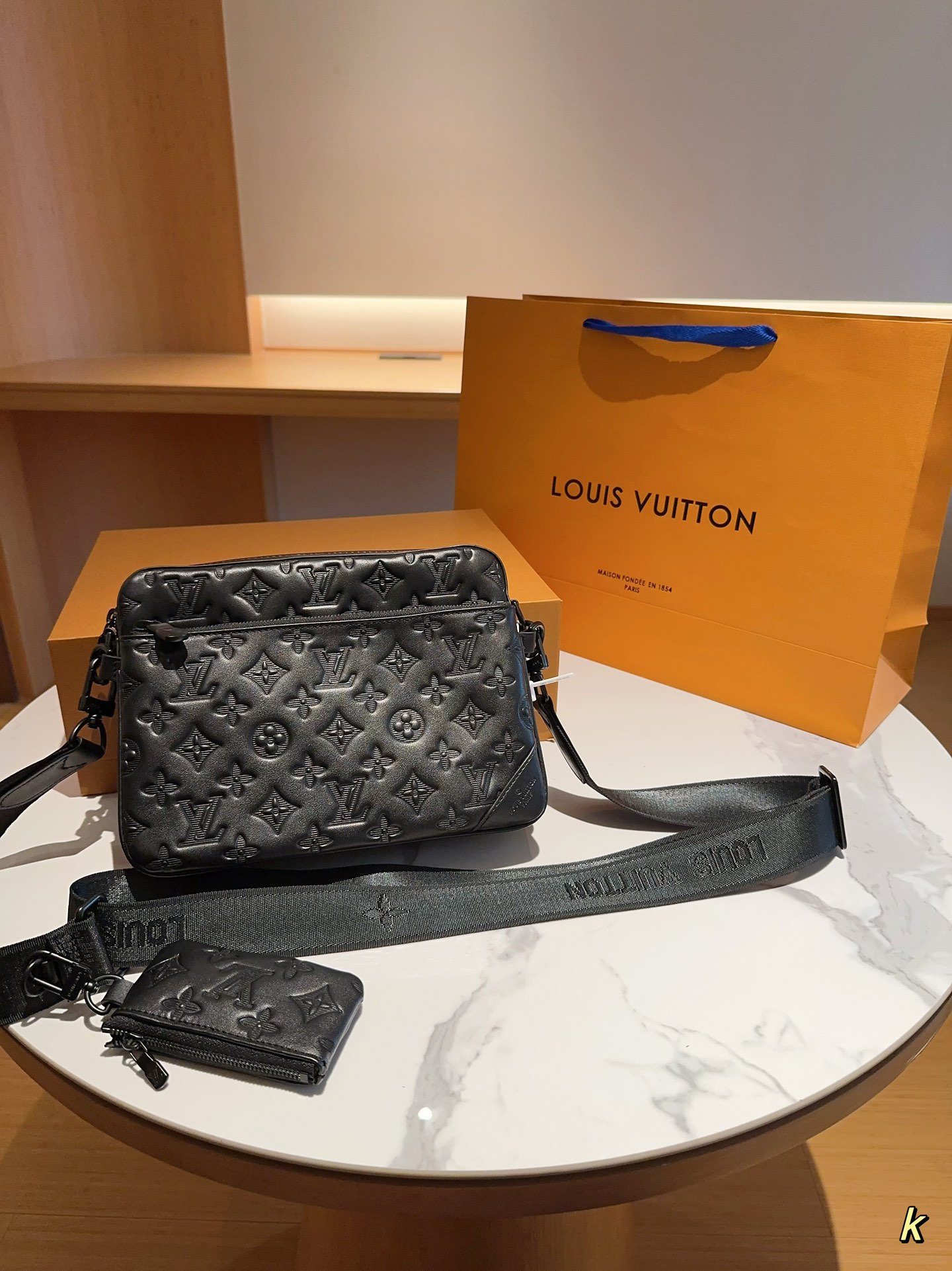 Louis Vuitton Messenger Bags Black Cowhide