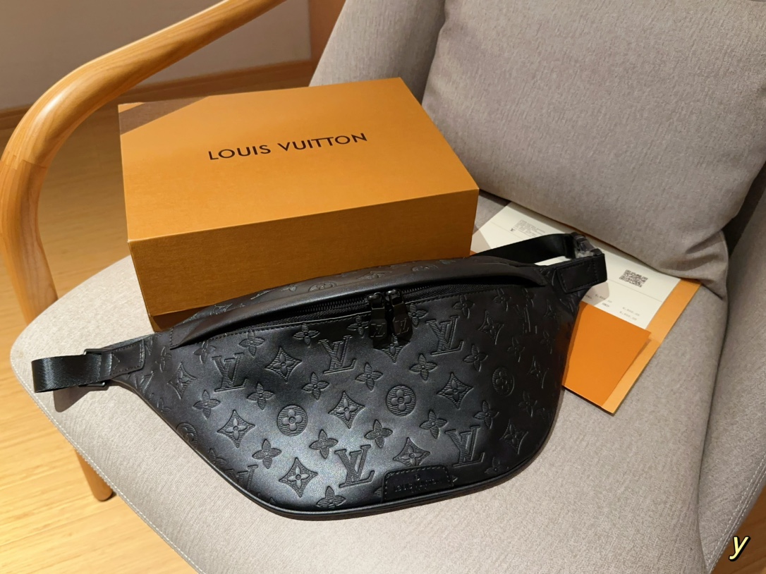 Louis Vuitton Belt Bags & Fanny Packs Men Pochette