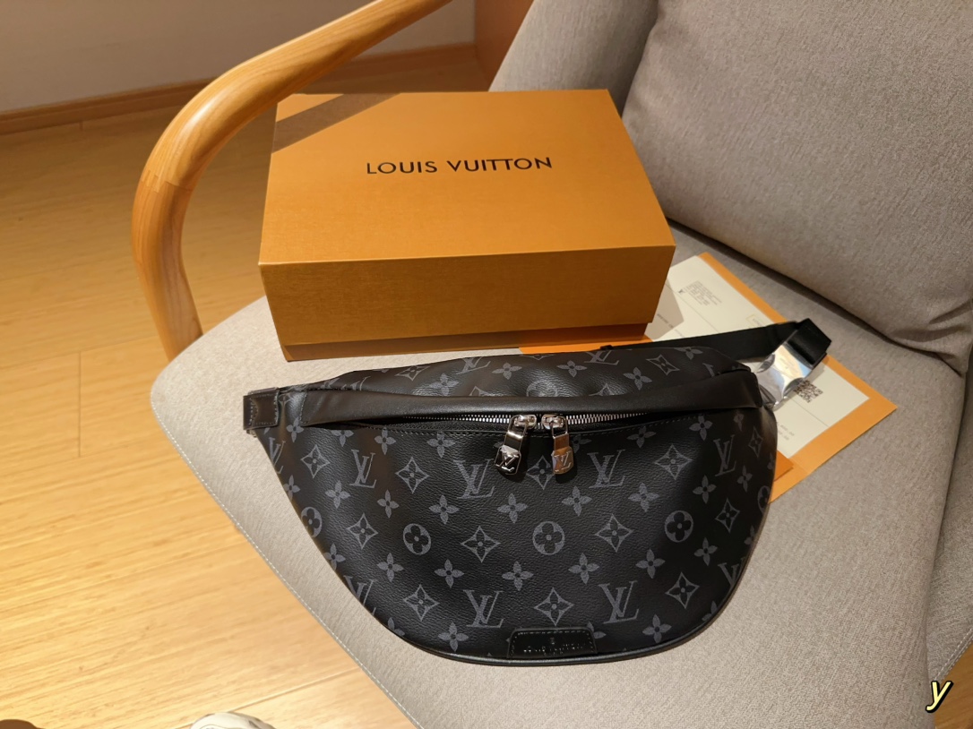Louis Vuitton Belt Bags & Fanny Packs AAAA Quality Replica
 Black Men Monogram Eclipse Pochette
