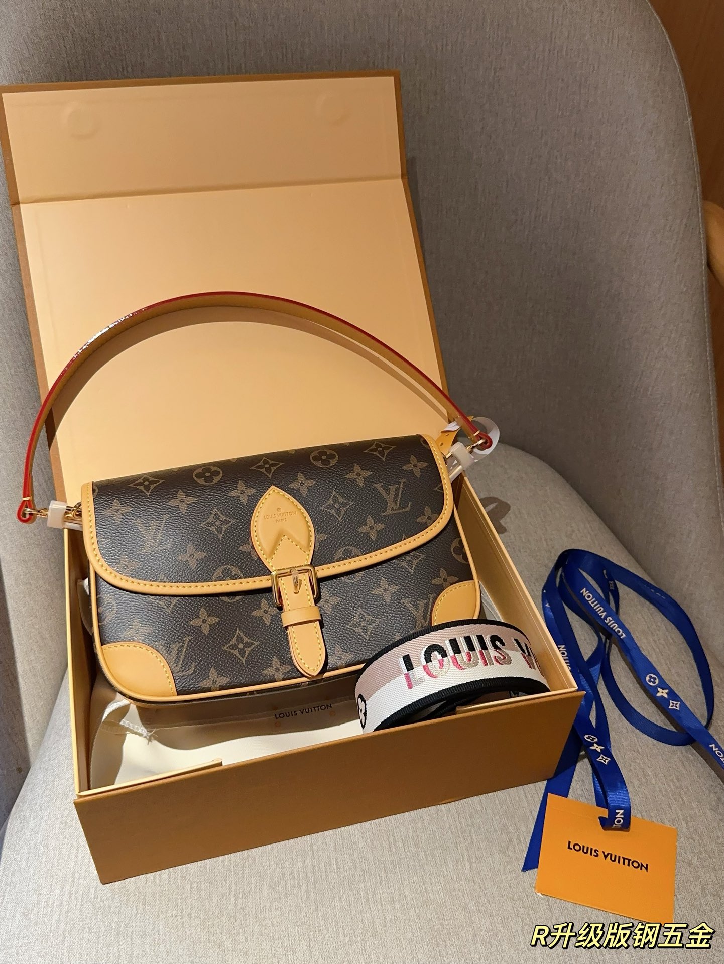 Louis Vuitton LV Diane Taschen Umhängetaschen  & Schultertaschen Gelb Baguette