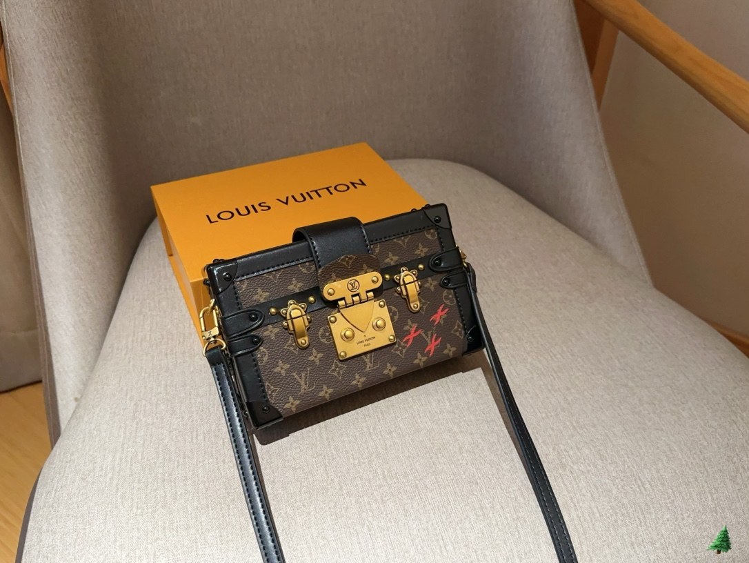 Collection 7 étoiles
 Louis Vuitton LV Trunk Clutch Pochettes & Sacs de Soirée Sacs À Bandoulière & À Épaule