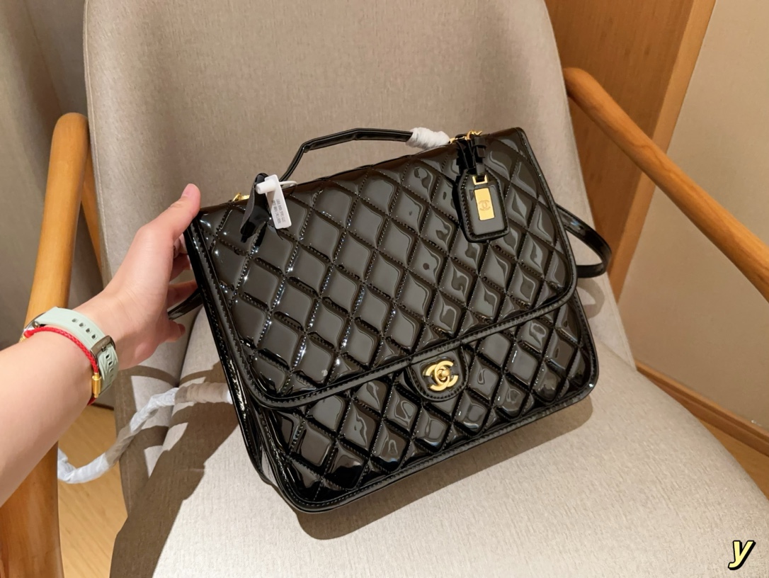 En ligne du concepteur chinois
 Chanel sacs Sac À Dos Boutique de luxe
 Cuir verni