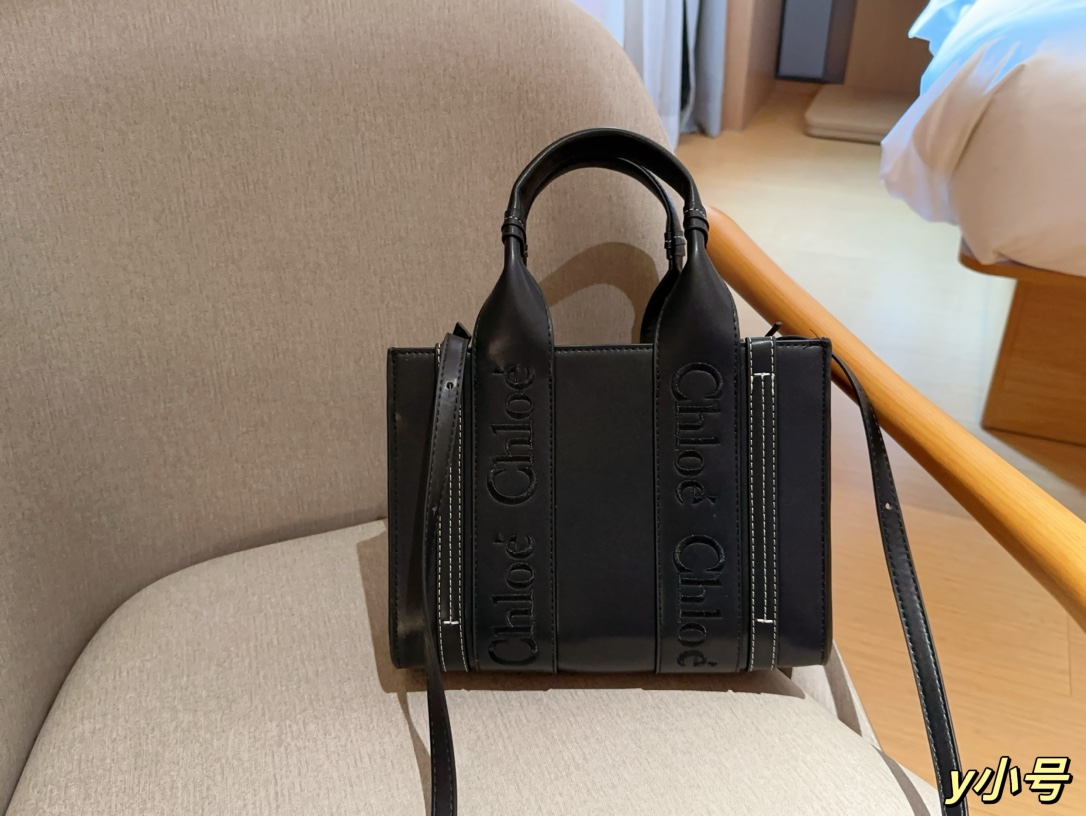 Chloe new woody tote bag
Size 2.×20×8