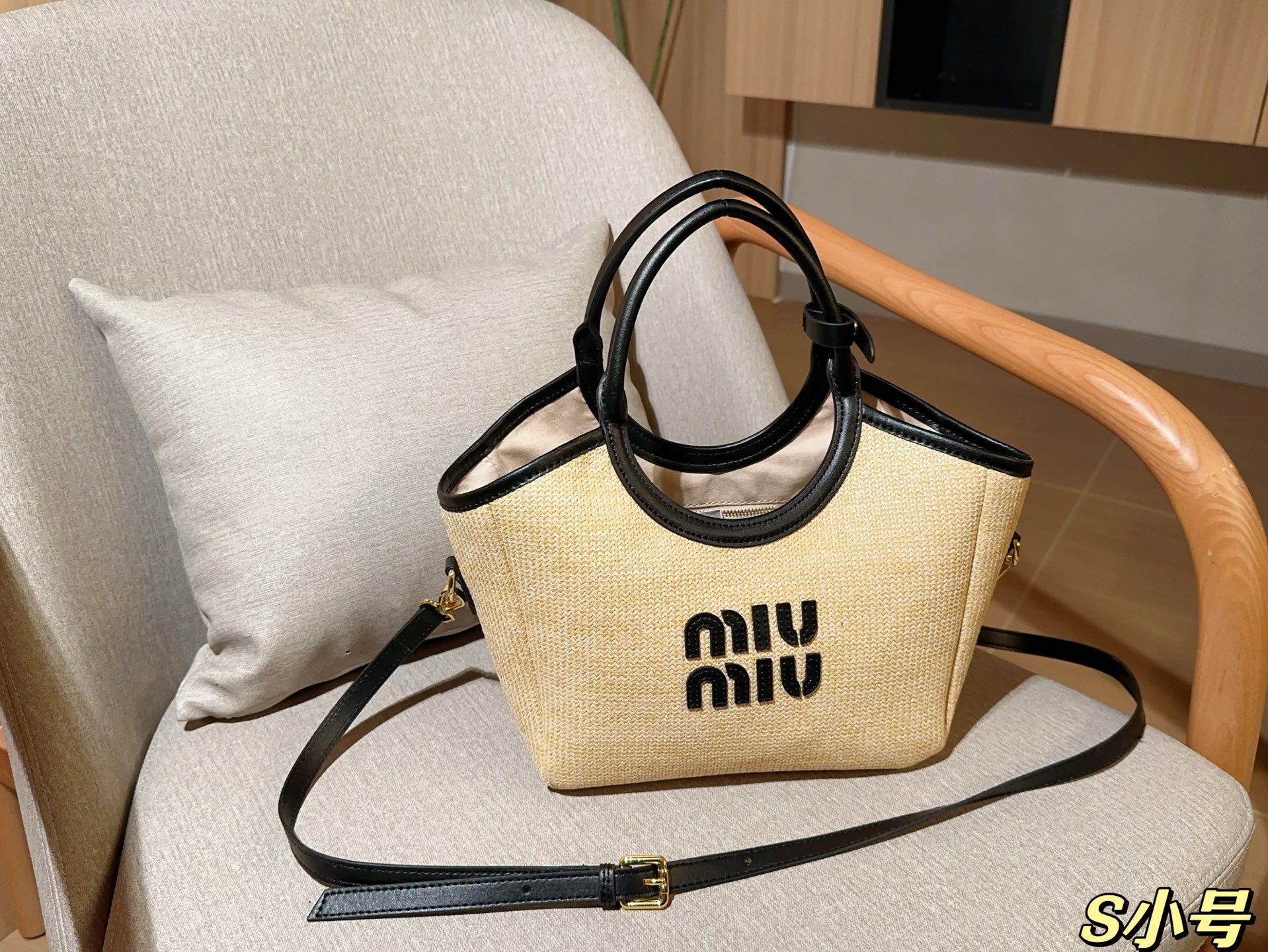 💰340 小号 Miumiu缪缪 草编托特包tote菜篮子 尺寸22×19×10 礼盒包装🎁