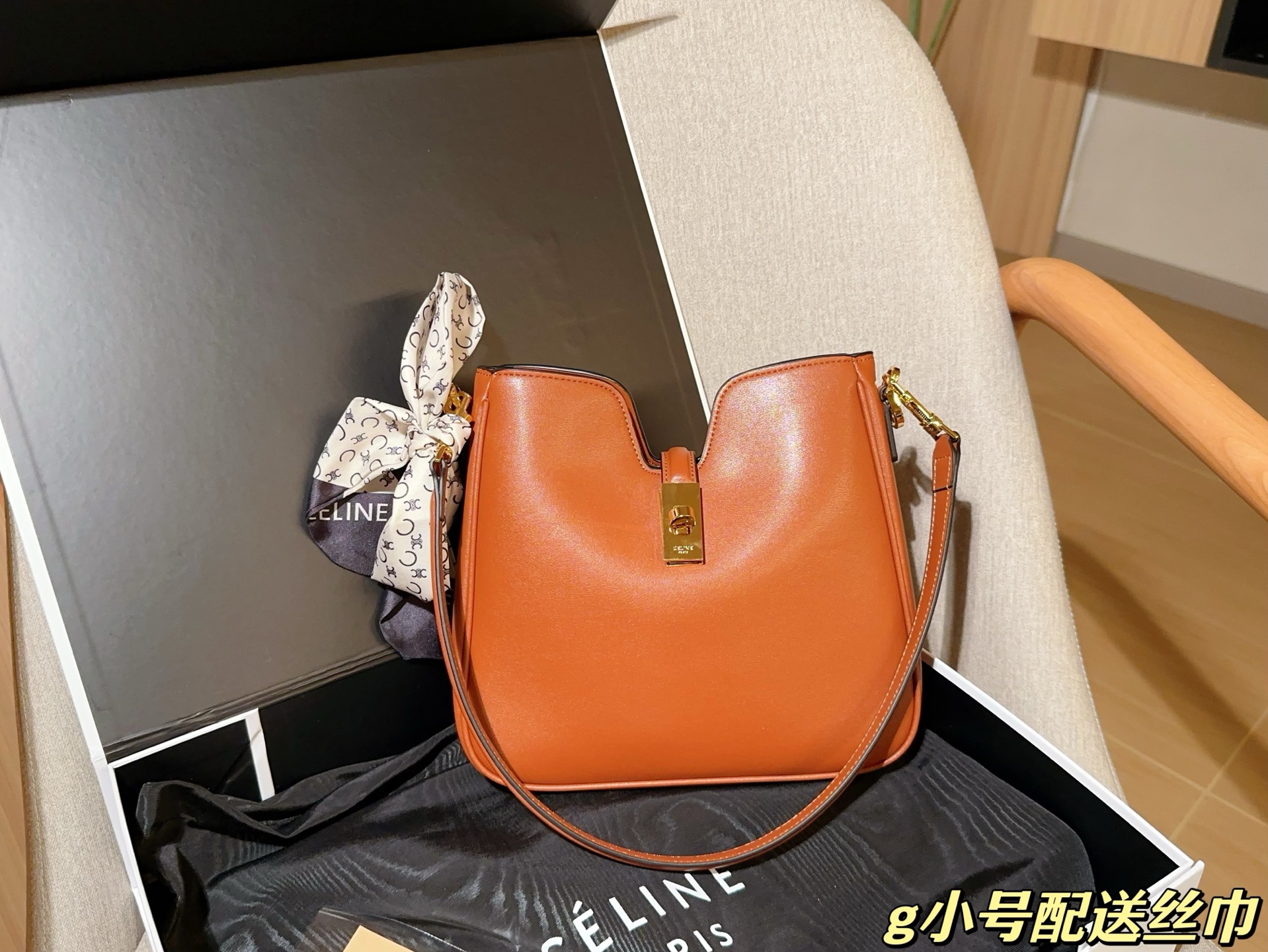💰370 配送丝巾 小号 Celine赛琳 25新款刘诗诗孟子义李庚希同款CAMILLE腋下包 单肩斜挎包 尺寸:22×25 礼盒包装🎁