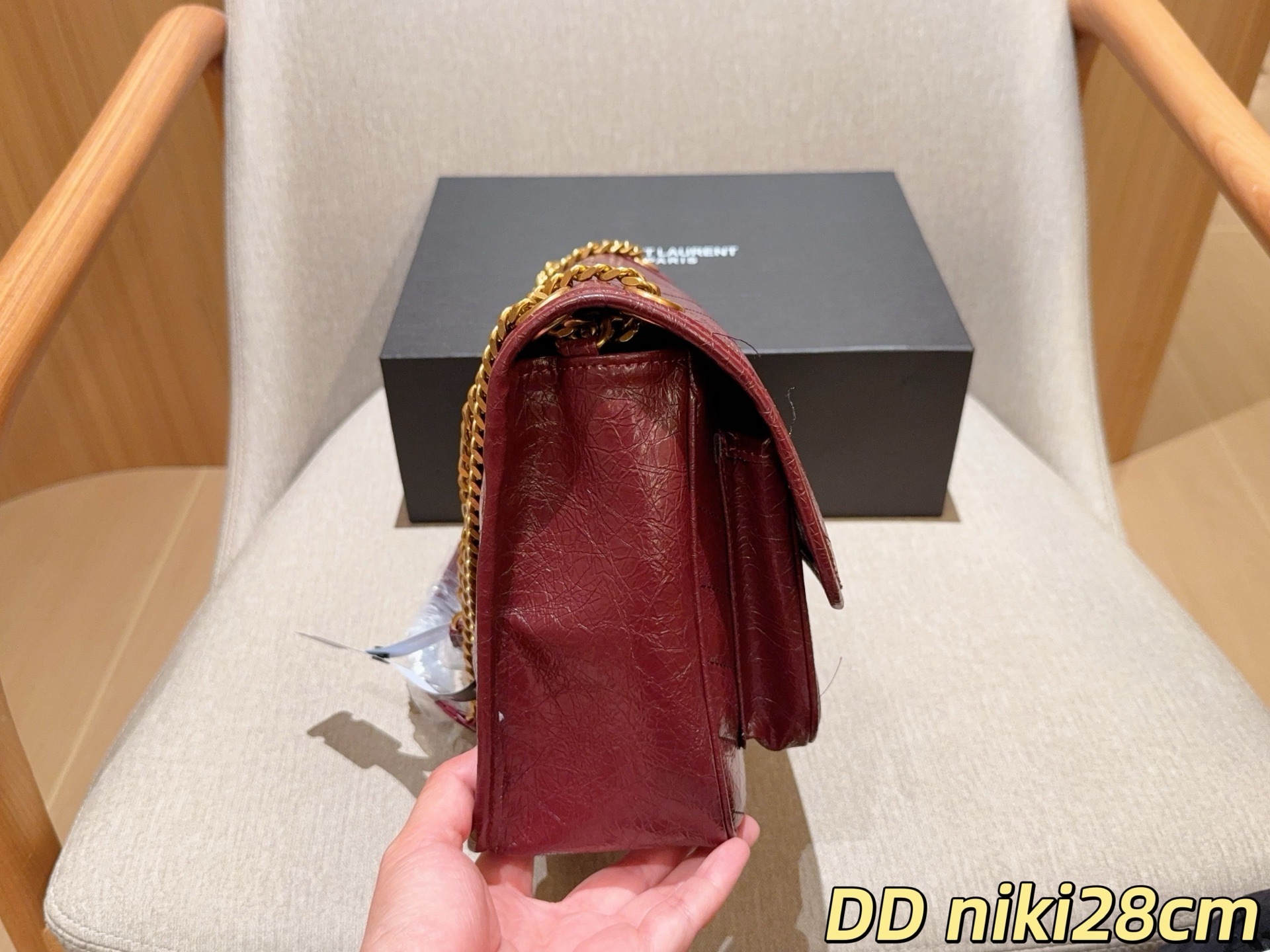 💰220
Ysl/圣罗兰
经典niki 流浪包
尺寸28cm
礼盒包装🎁