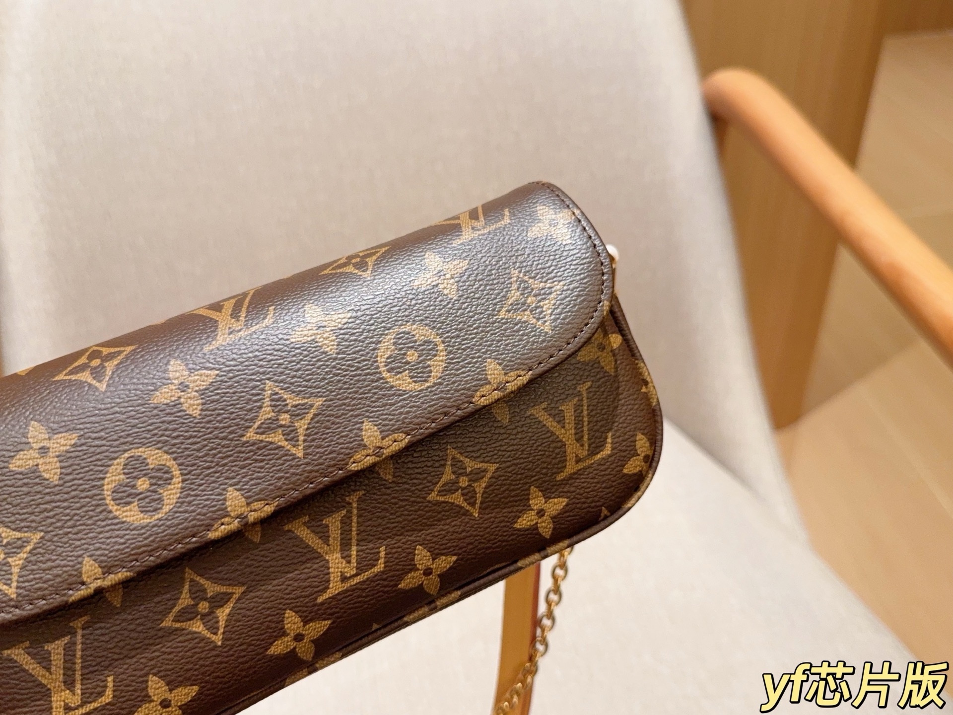 💰190
芯片版
LV/路易威登
经典老花Ivy麻将包
尺寸：23.5×12×4.3
礼盒包装🎁