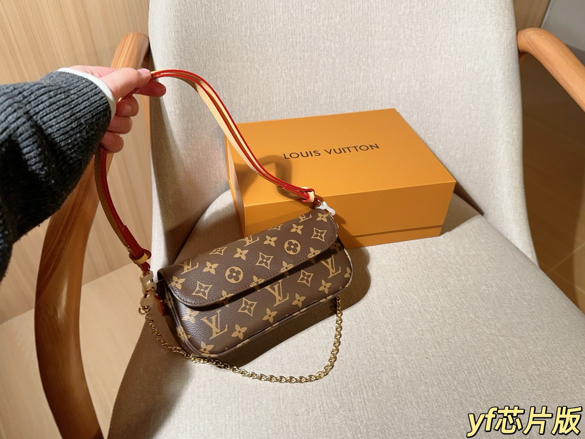 💰190
芯片版
LV/路易威登
经典老花Ivy麻将包
尺寸：23.5×12×4.3
礼盒包装🎁