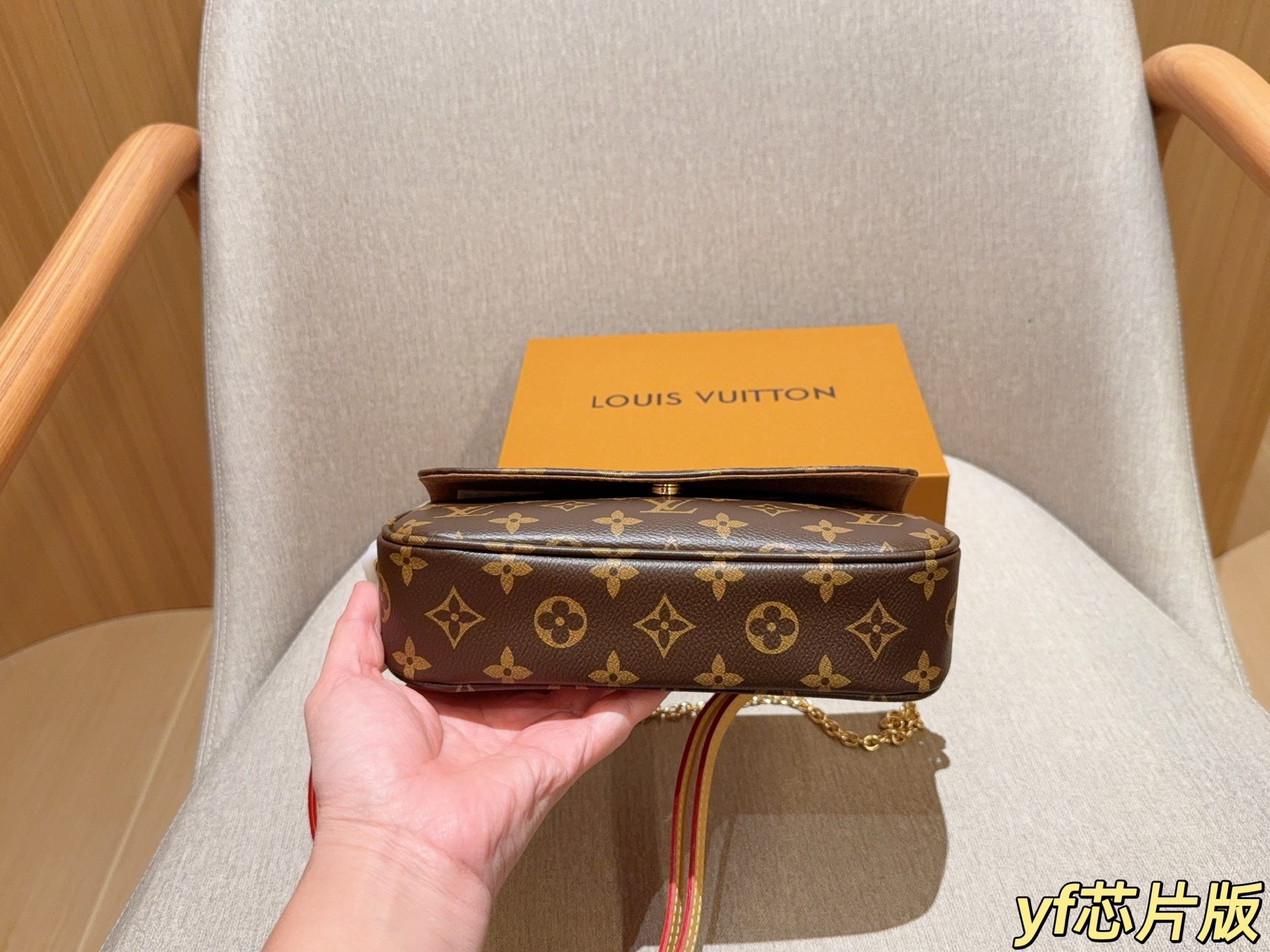 💰190
芯片版
LV/路易威登
经典老花Ivy麻将包
尺寸：23.5×12×4.3
礼盒包装🎁