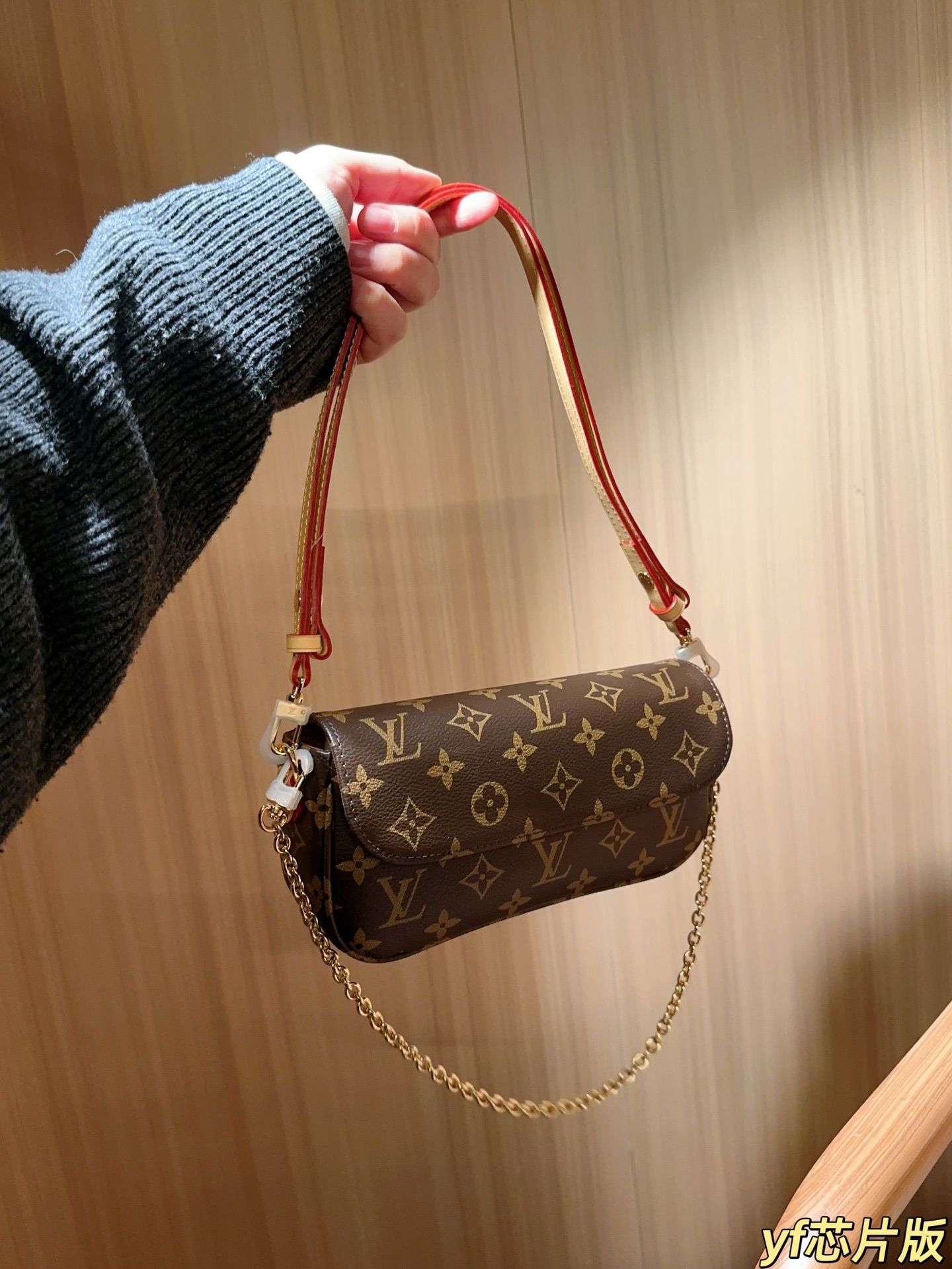 💰190
芯片版
LV/路易威登
经典老花Ivy麻将包
尺寸：23.5×12×4.3
礼盒包装🎁