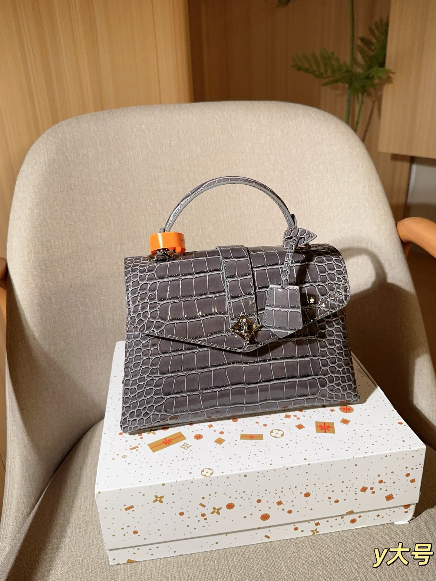 263 | Large | Lv Louis Vuitton | Rosedesvents Glossy Crocodile Pattern Handbag Shoulder Crossbody Bag | Size 29×17×9 | Gift Box Packaging