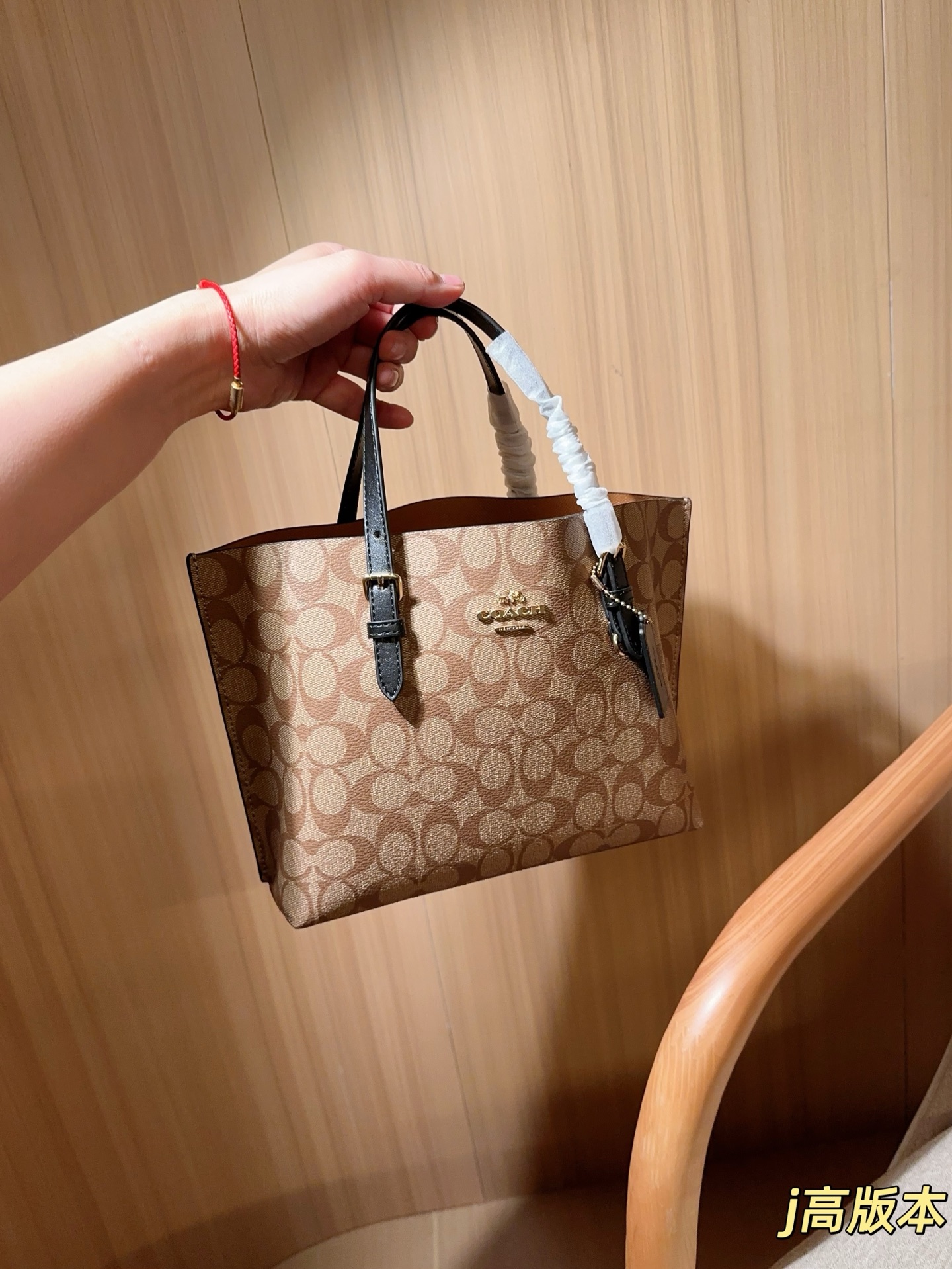 💰220
高版本
COACH/蔻驰
经典MOLLIE 25号托特包
Willow 24号托特
腋下可调节tote购物袋
尺寸24&times;20&times;10
礼盒包装🎁