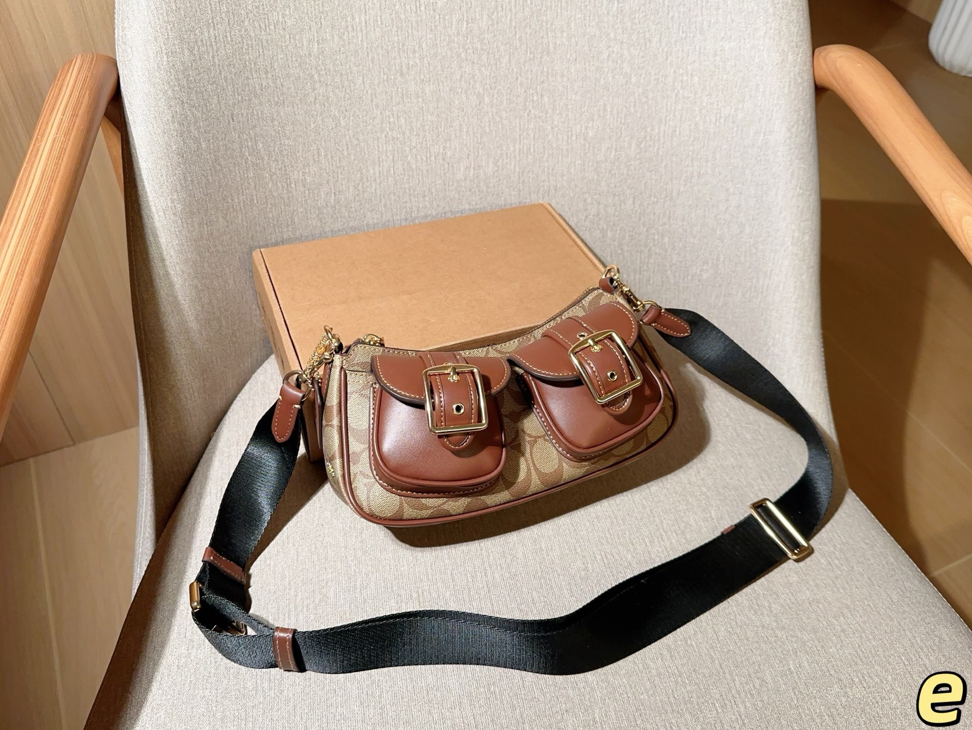 240 | Coach | New Ashton Classic Baguette Bag Motorcycle Armpit Bag Is So Cool | Size 25×12×7 | Gift Box Packaging