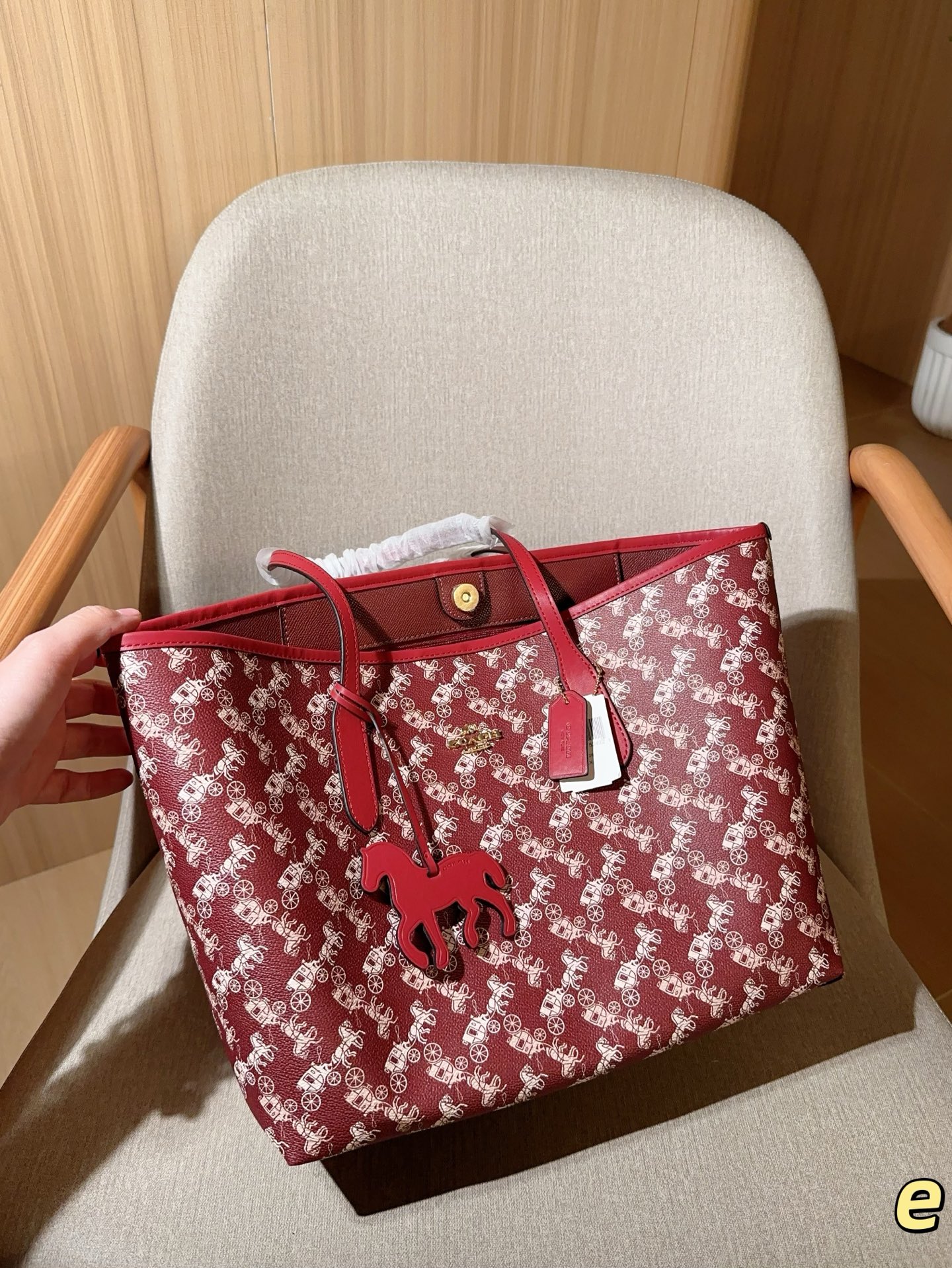 _dd09sFFbXaaeH-V3CY_2fr_NcRFCoYARl3kg70w