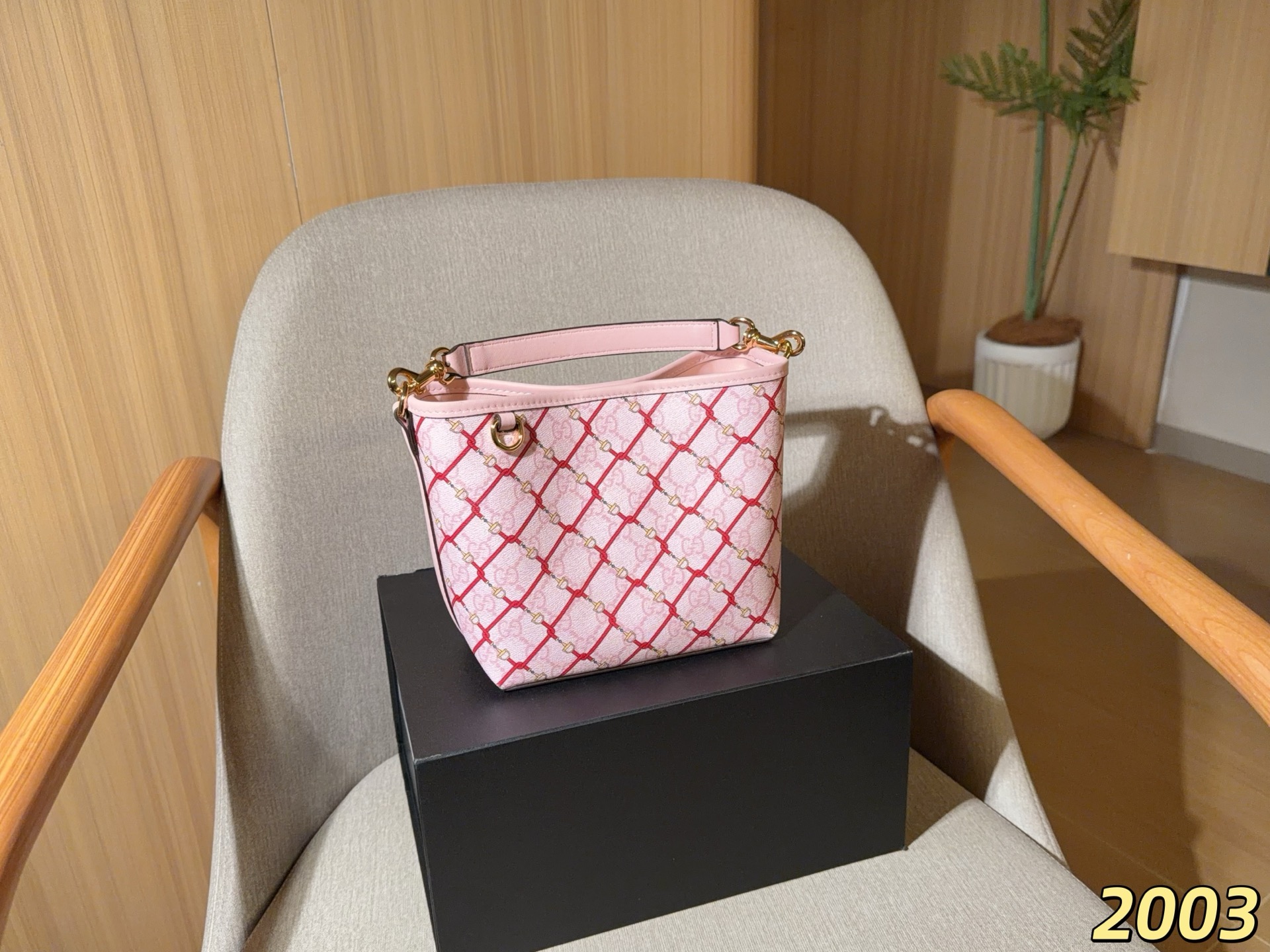 233 | Gucci | Gg Emblem Limited Series Bucket Bag | Size 19×18×10 | Gift Box Packaging2003
