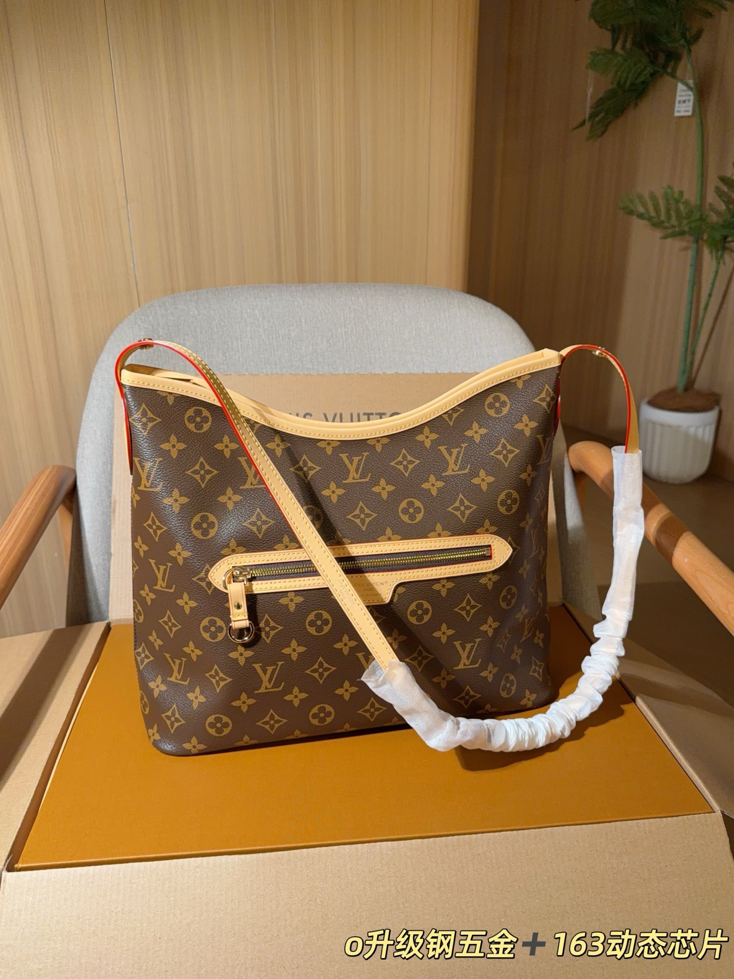 315 | Upgraded Steel Hardware 163 Dynamic Chip | Lv Louis Vuitton | L's New Product Lineup New Line Up Shoulder Strap Is Adjustable, Can Be Worn Crossbody Or Shoulder Bag, The Bag Is Soft And Comfortable To Carry | Size 35×30×12 | Gift Box Packaging Airplane Case️o