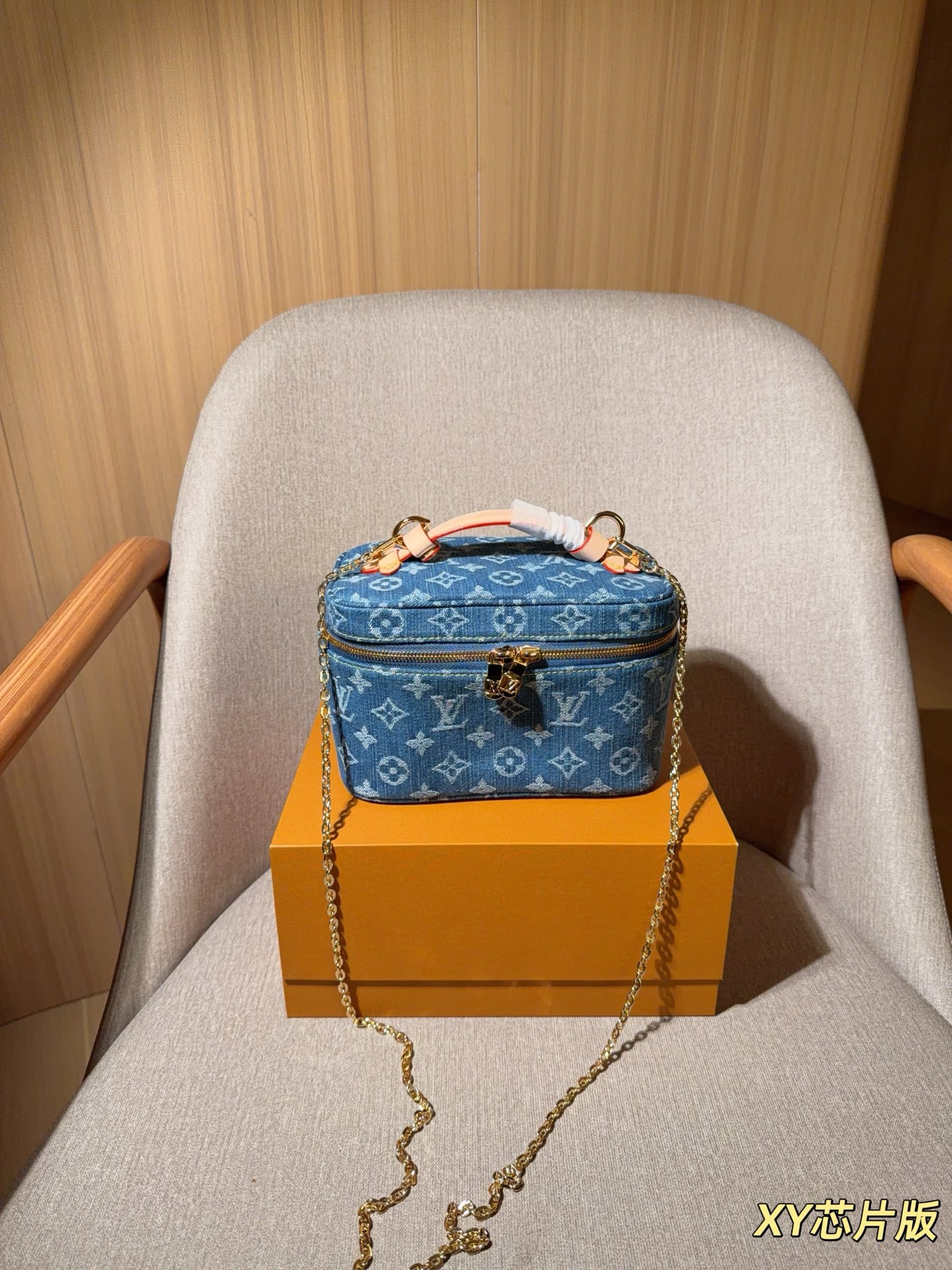 Louis Vuitton Handbag 09988