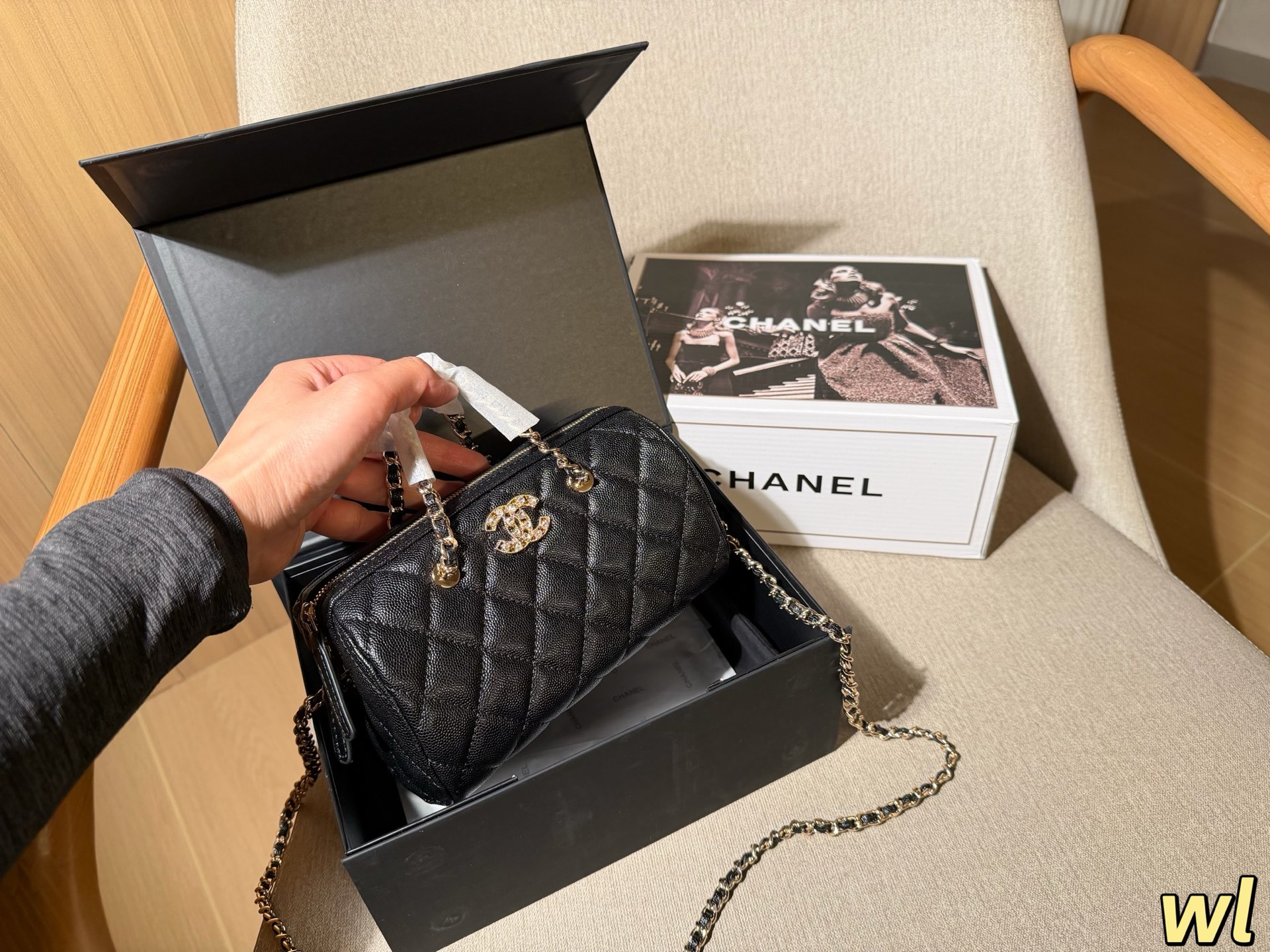 Alternative view of Chanel Crossbody Bag 09968